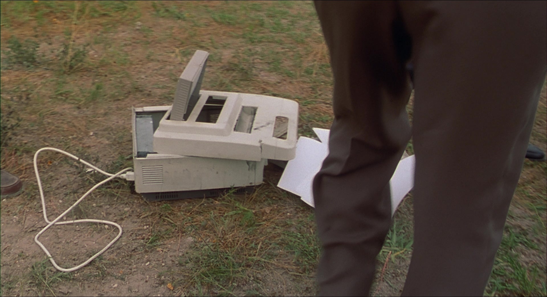 Office Space (1999), wide, 1.84:1 — film still