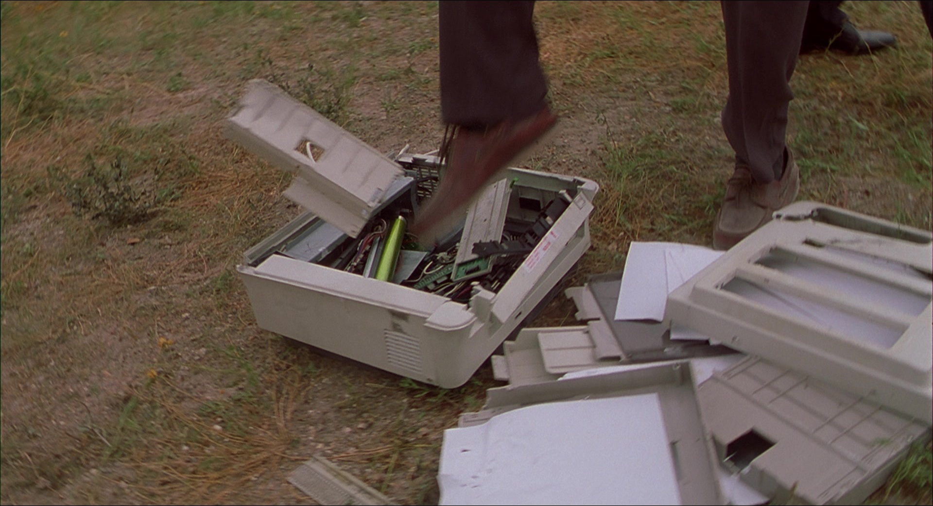 Office Space (1999), wide, 1.84:1 — film still