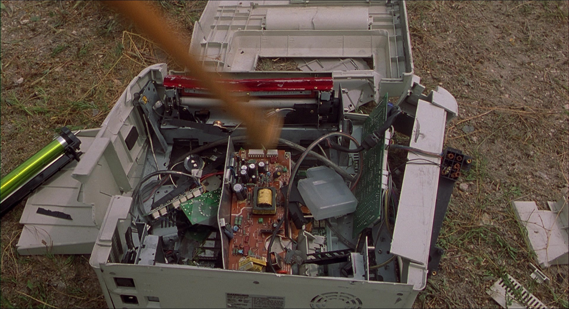 Office Space (1999), wide, 1.84:1 — film still