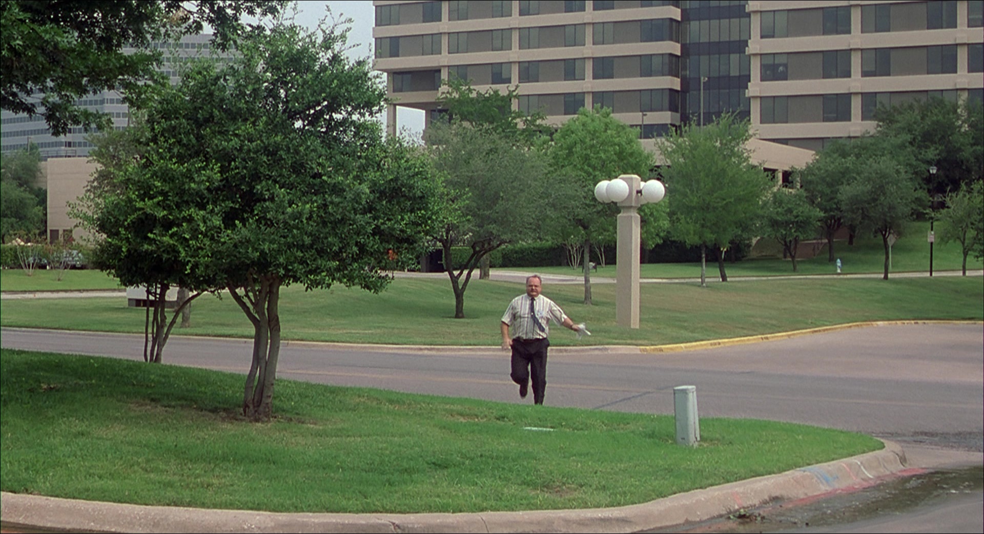 Office Space (1999), wide, 1.84:1 — film still