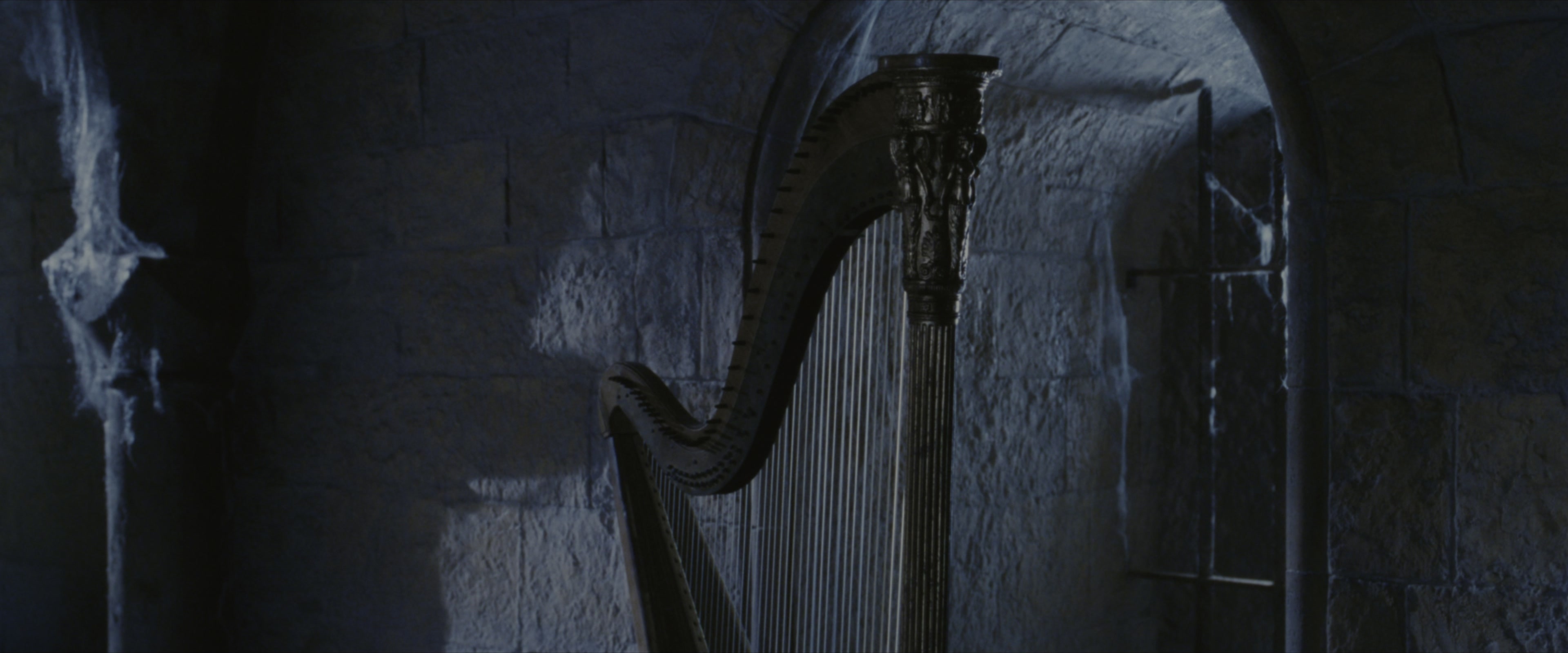 Harry Potter and the Sorcerer's Stone (2001), wide, 2.40:1 — film still