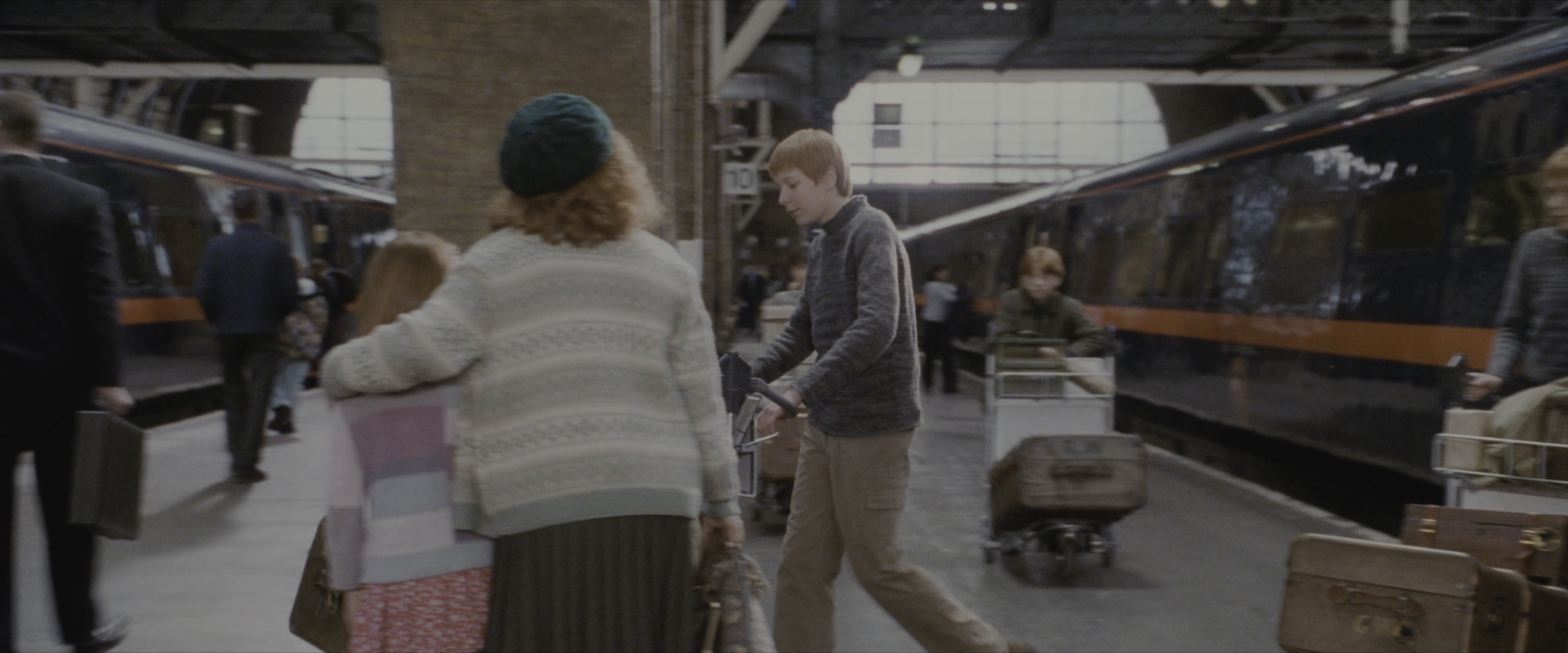 Harry Potter and the Sorcerer's Stone (2001), wide, 2.40:1 — film still