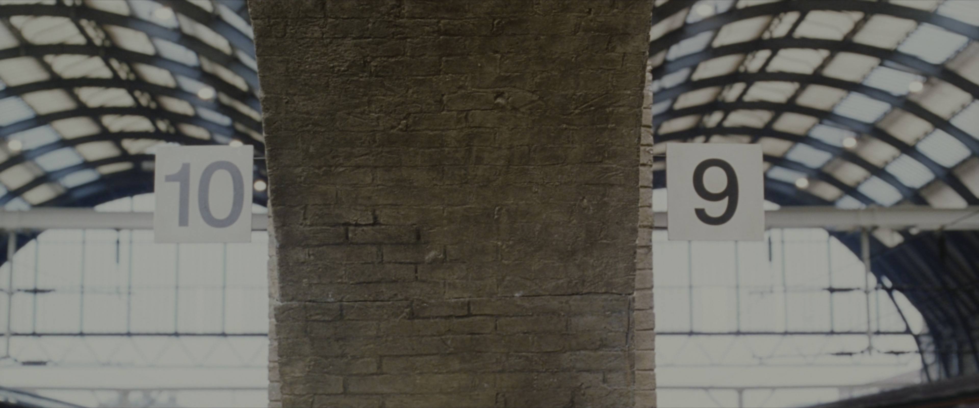 Harry Potter and the Sorcerer's Stone (2001), wide, 2.40:1 — film still