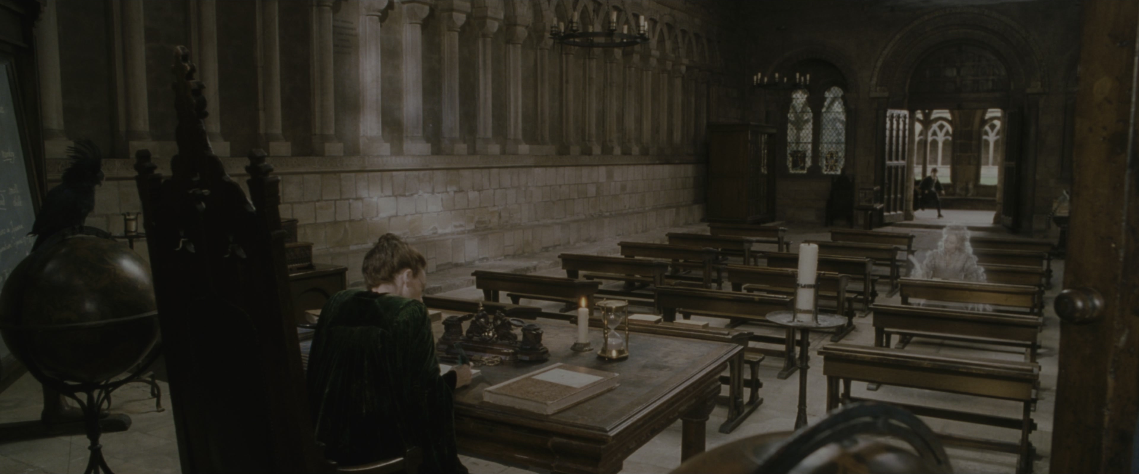 Harry Potter and the Sorcerer's Stone (2001), wide, 2.40:1 — film still