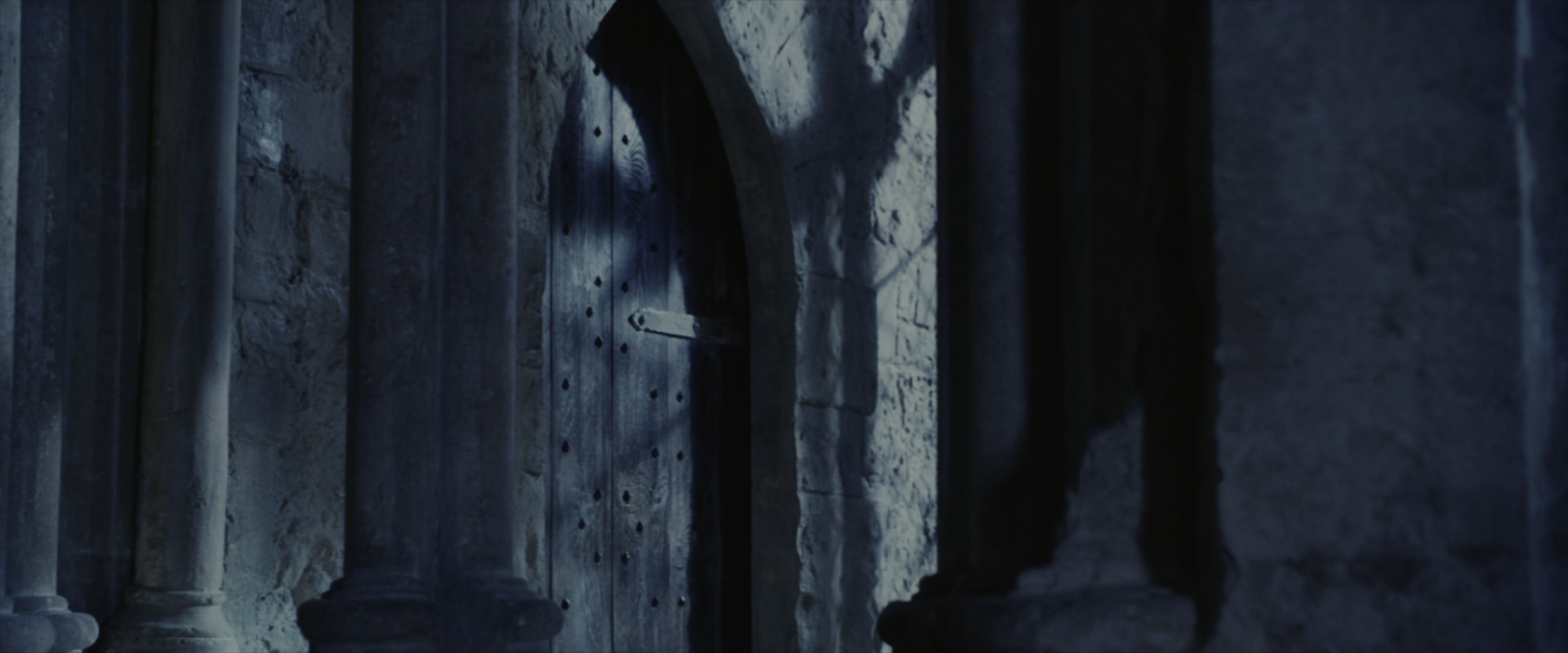 Harry Potter and the Sorcerer's Stone (2001), wide, 2.40:1 — film still