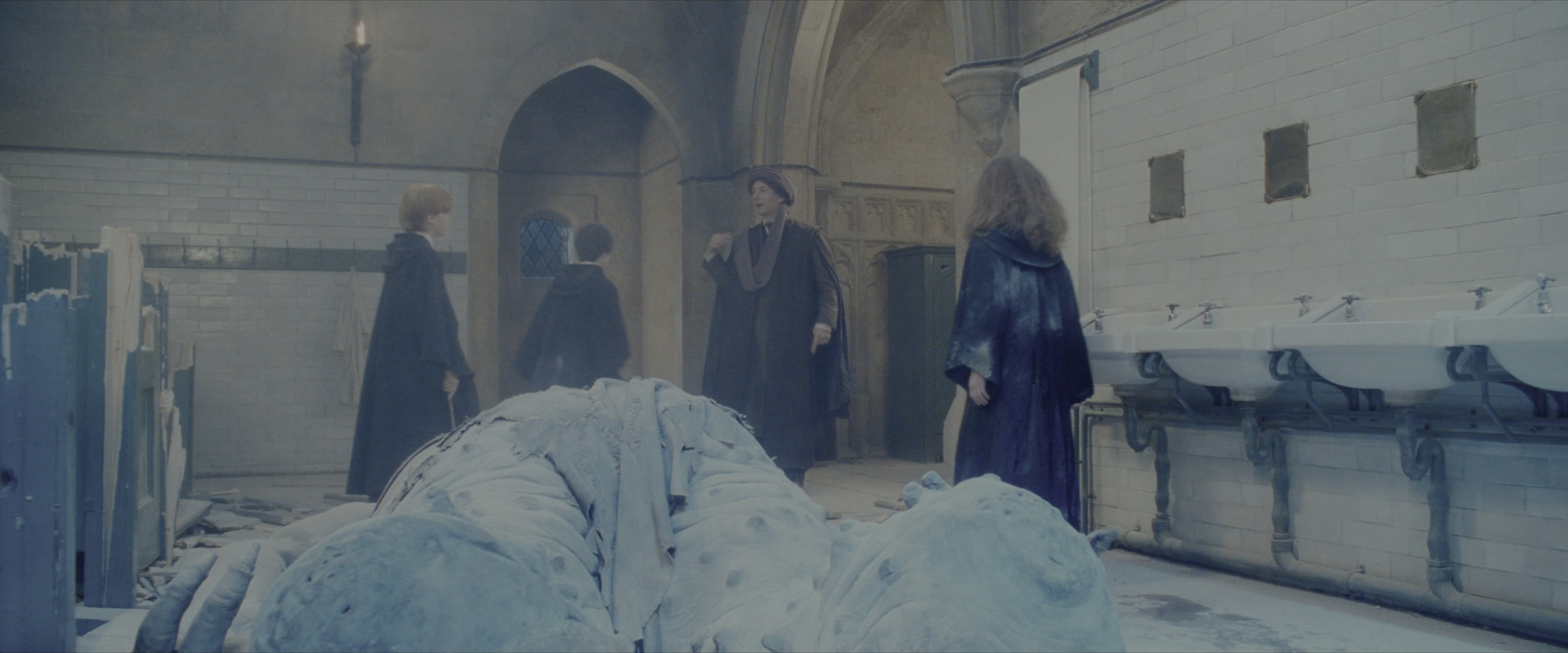Harry Potter and the Sorcerer's Stone (2001), wide, 2.40:1 — film still