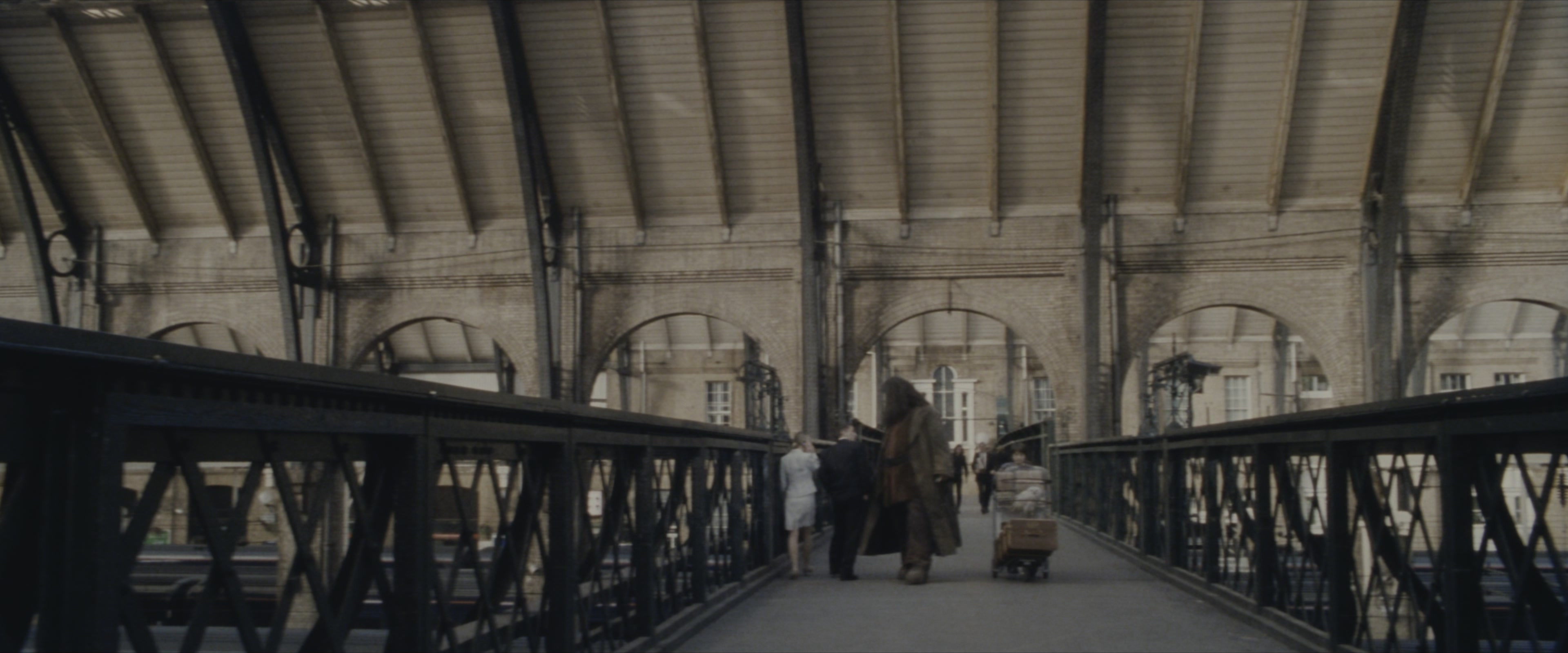 Harry Potter and the Sorcerer's Stone (2001), wide, 2.40:1 — film still