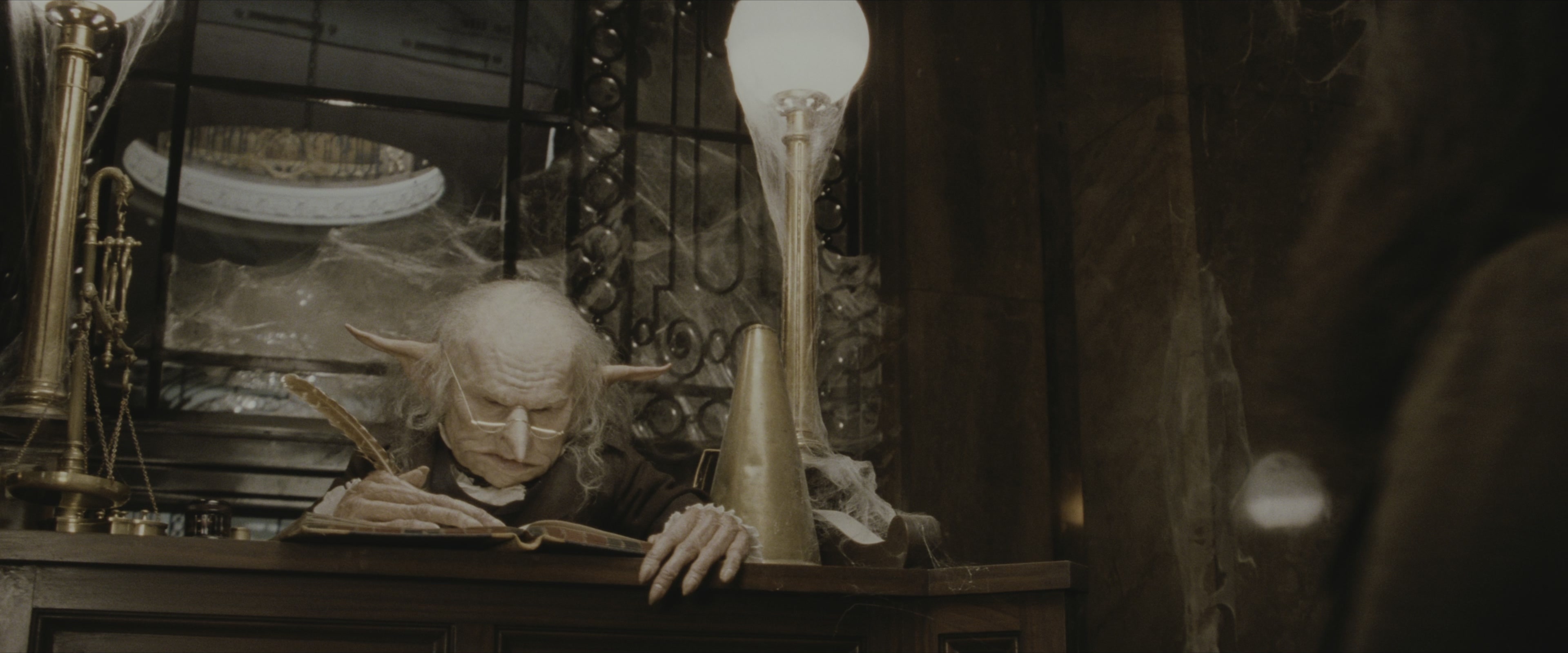Harry Potter and the Sorcerer's Stone (2001), medium, 2.40:1 — film still