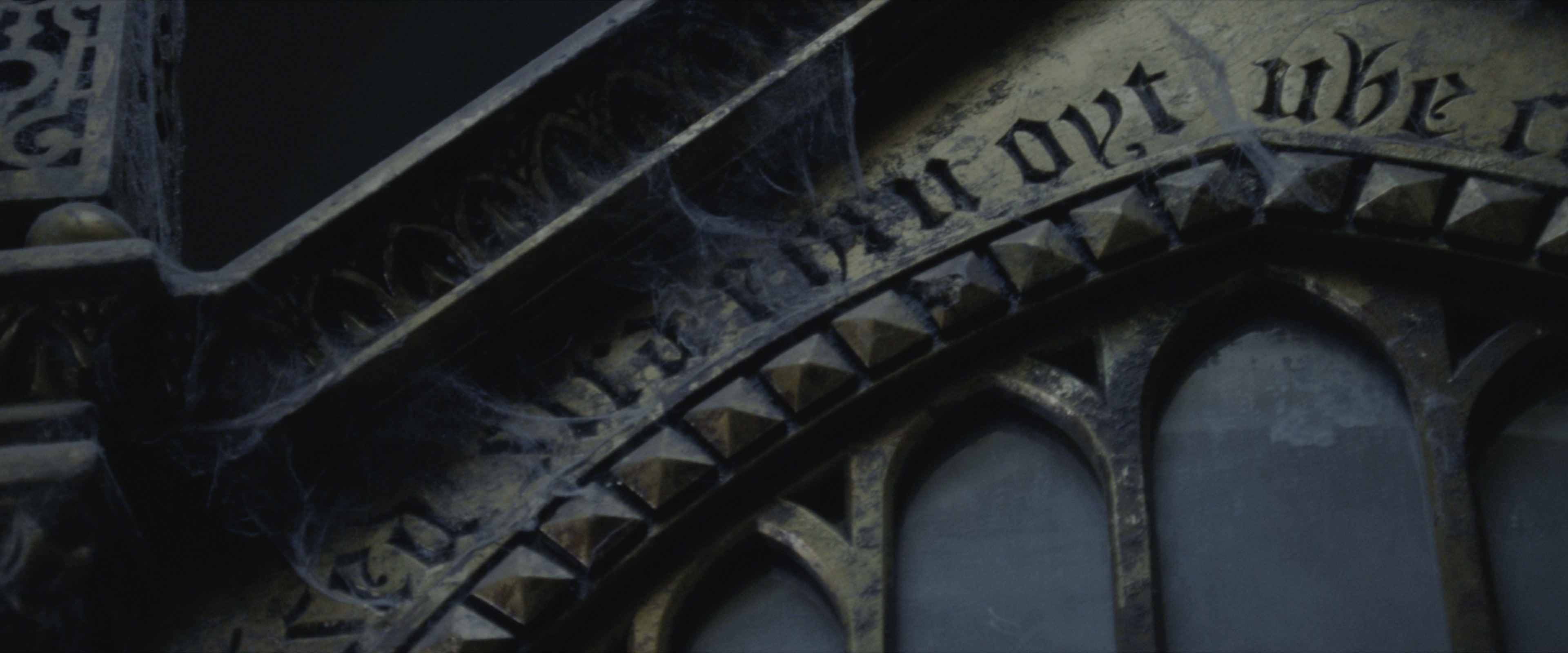 Harry Potter and the Sorcerer's Stone (2001), wide, 2.40:1 — film still