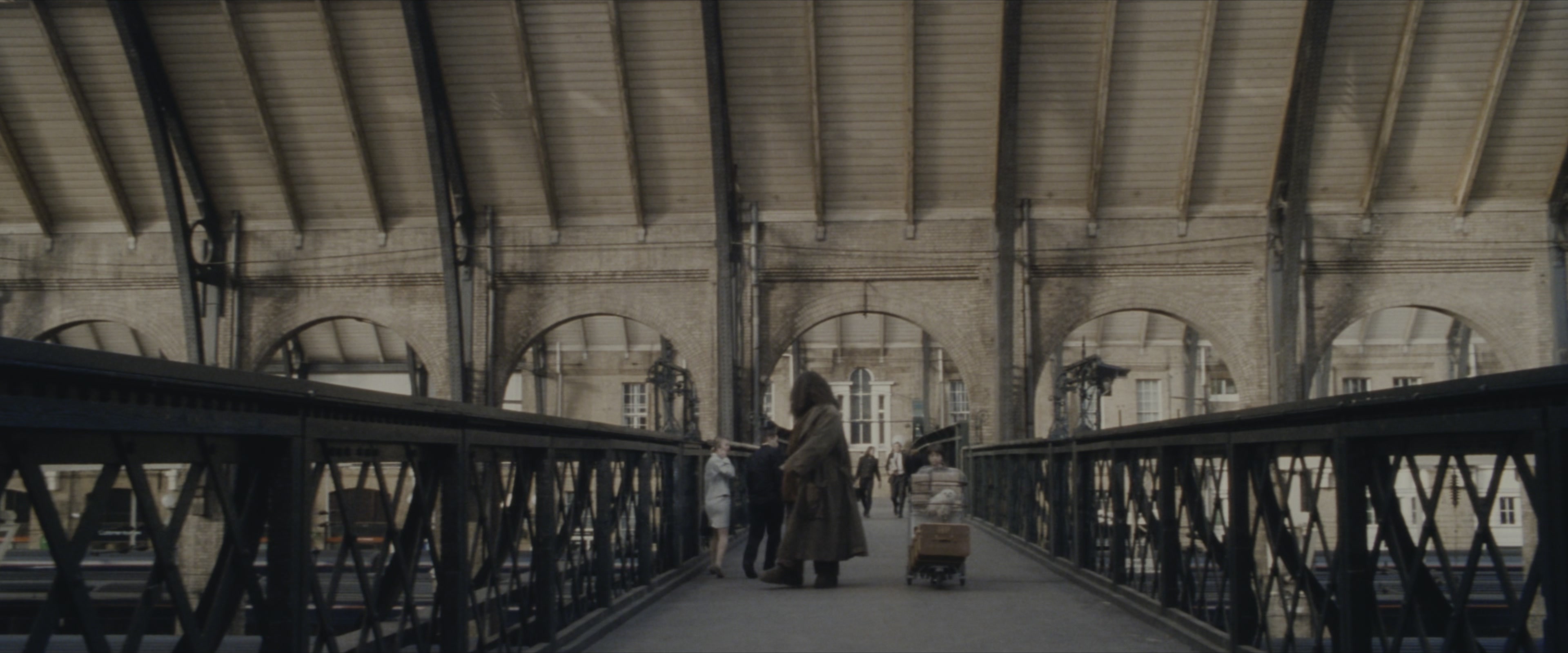 Harry Potter and the Sorcerer's Stone (2001), wide, 2.40:1 — film still