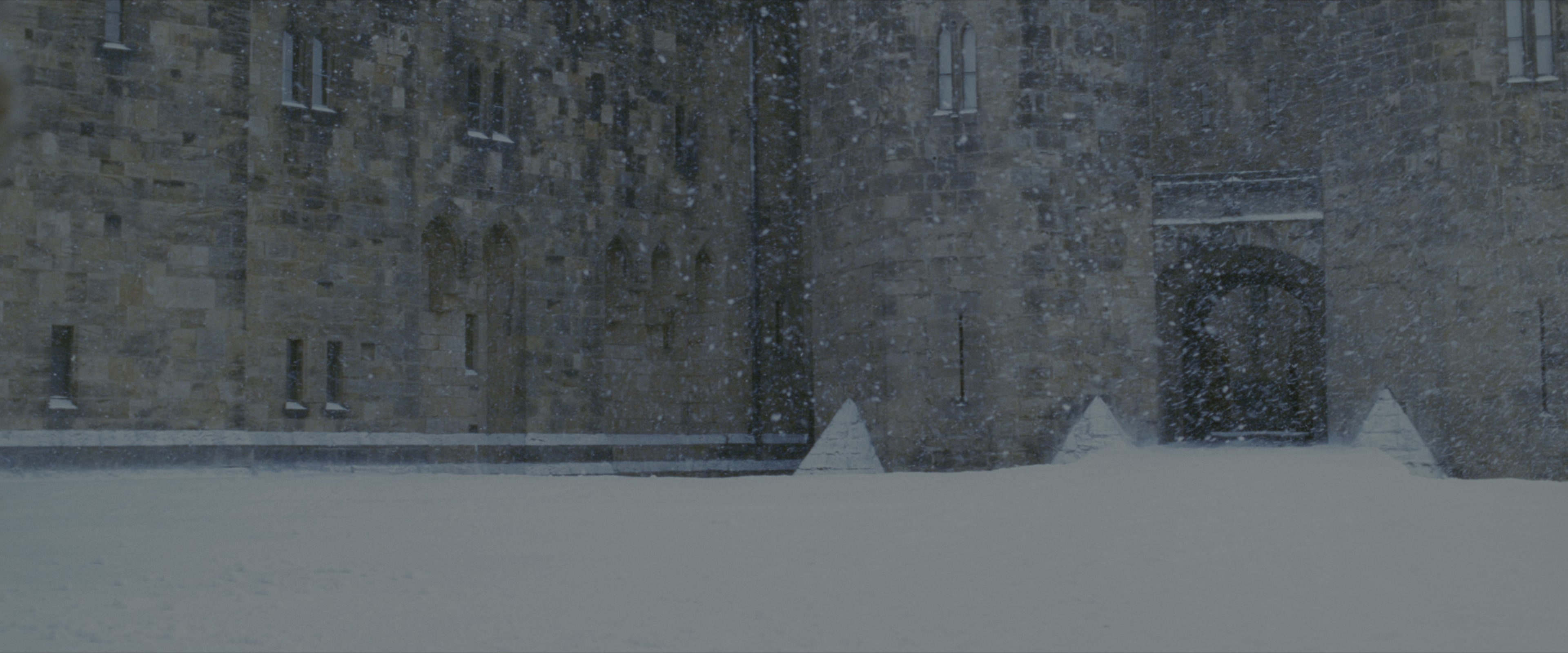 Harry Potter and the Sorcerer's Stone (2001), wide, 2.40:1 — film still