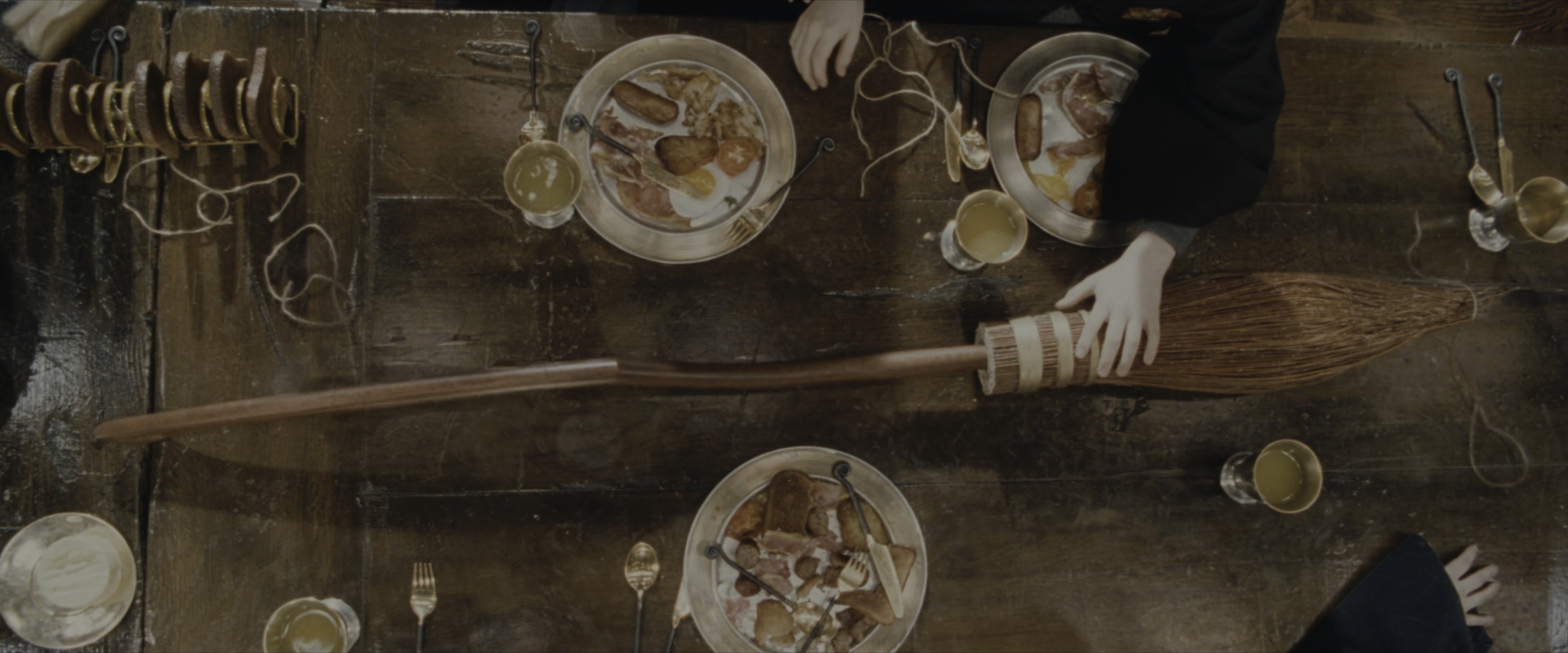 Harry Potter and the Sorcerer's Stone (2001), wide, 2.40:1 — film still
