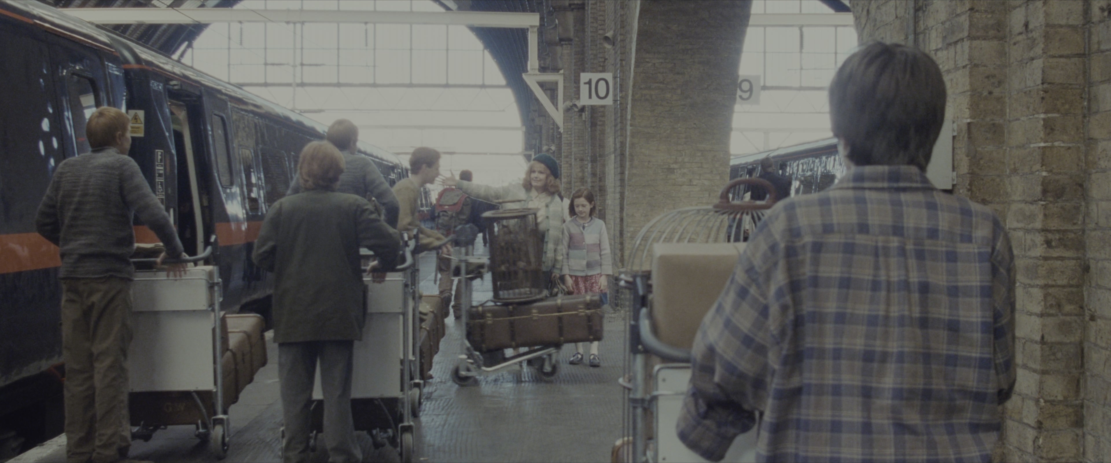 Harry Potter and the Sorcerer's Stone (2001), wide, 2.40:1 — film still