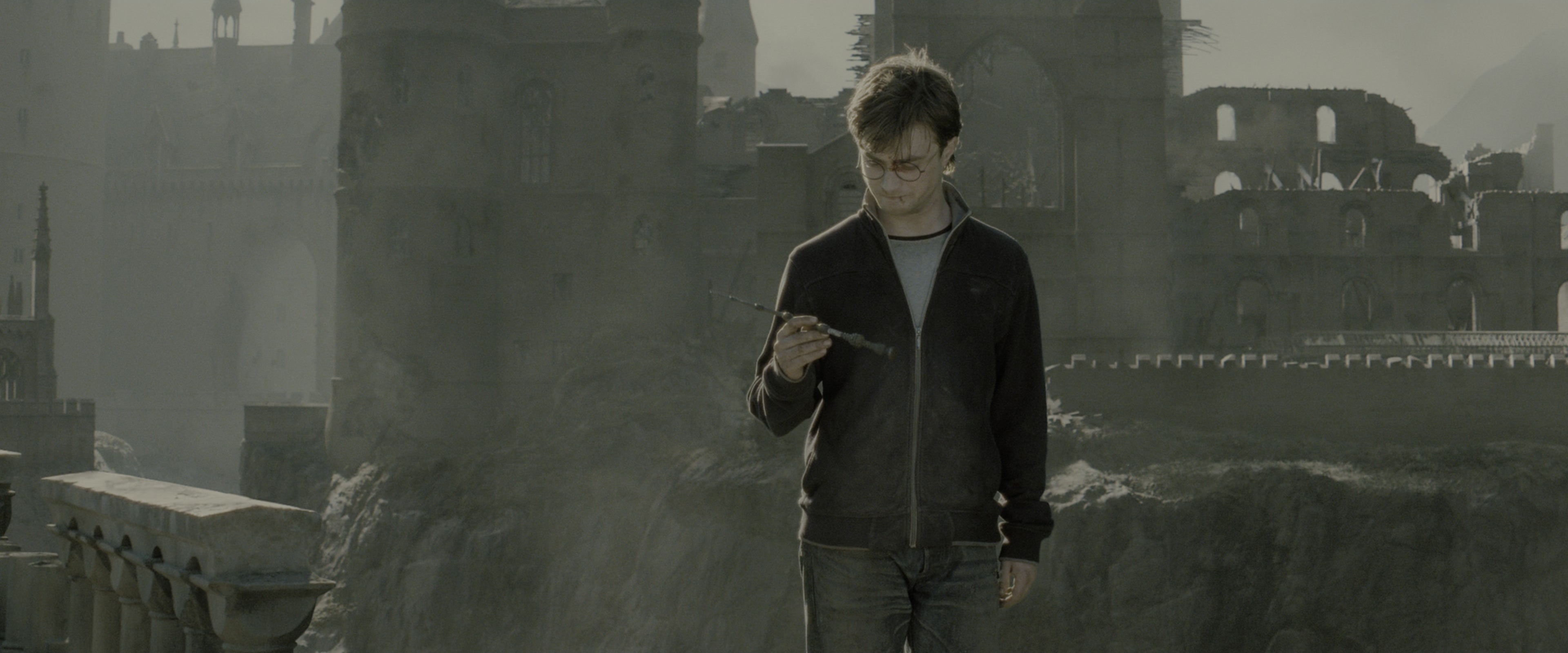 Harry Potter and the Deathly Hallows - Part 2 (2011), wide, 2.40:1 — film still