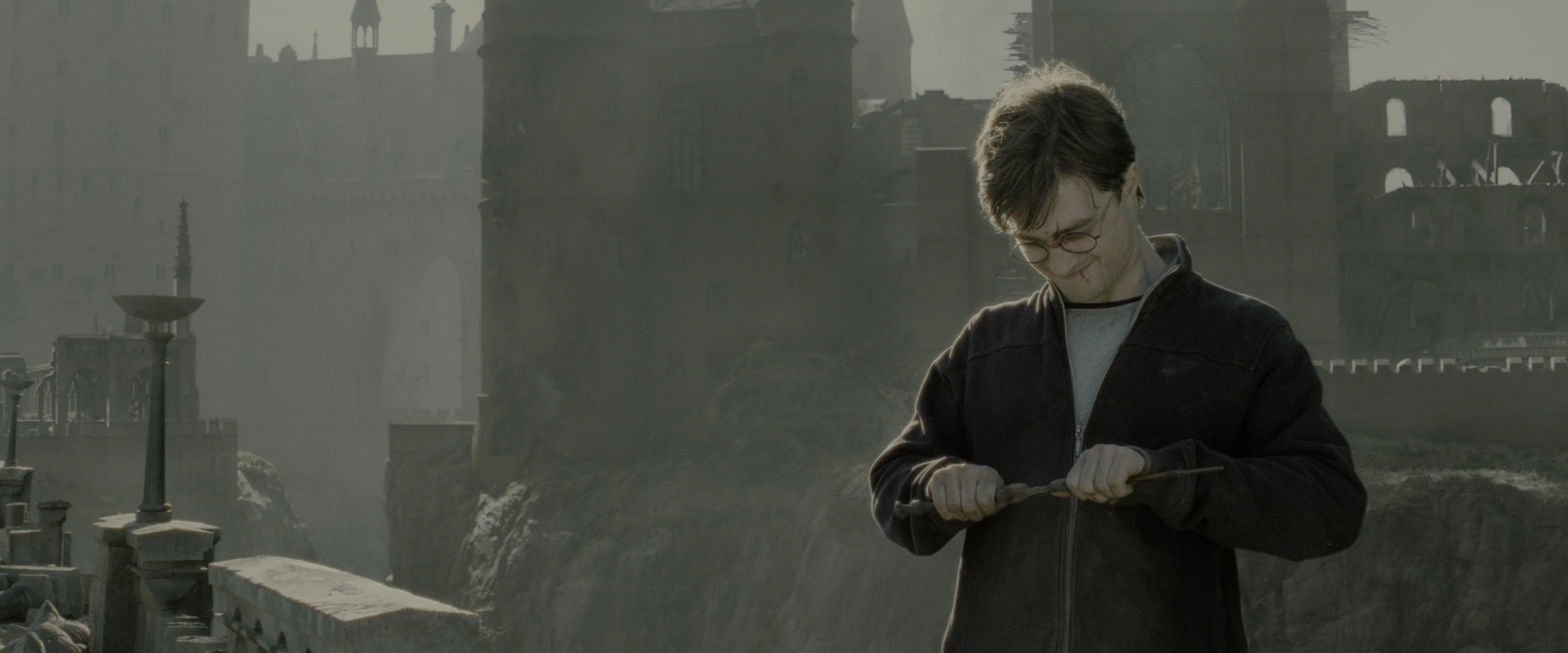Harry Potter and the Deathly Hallows - Part 2 (2011), wide, 2.40:1 — film still