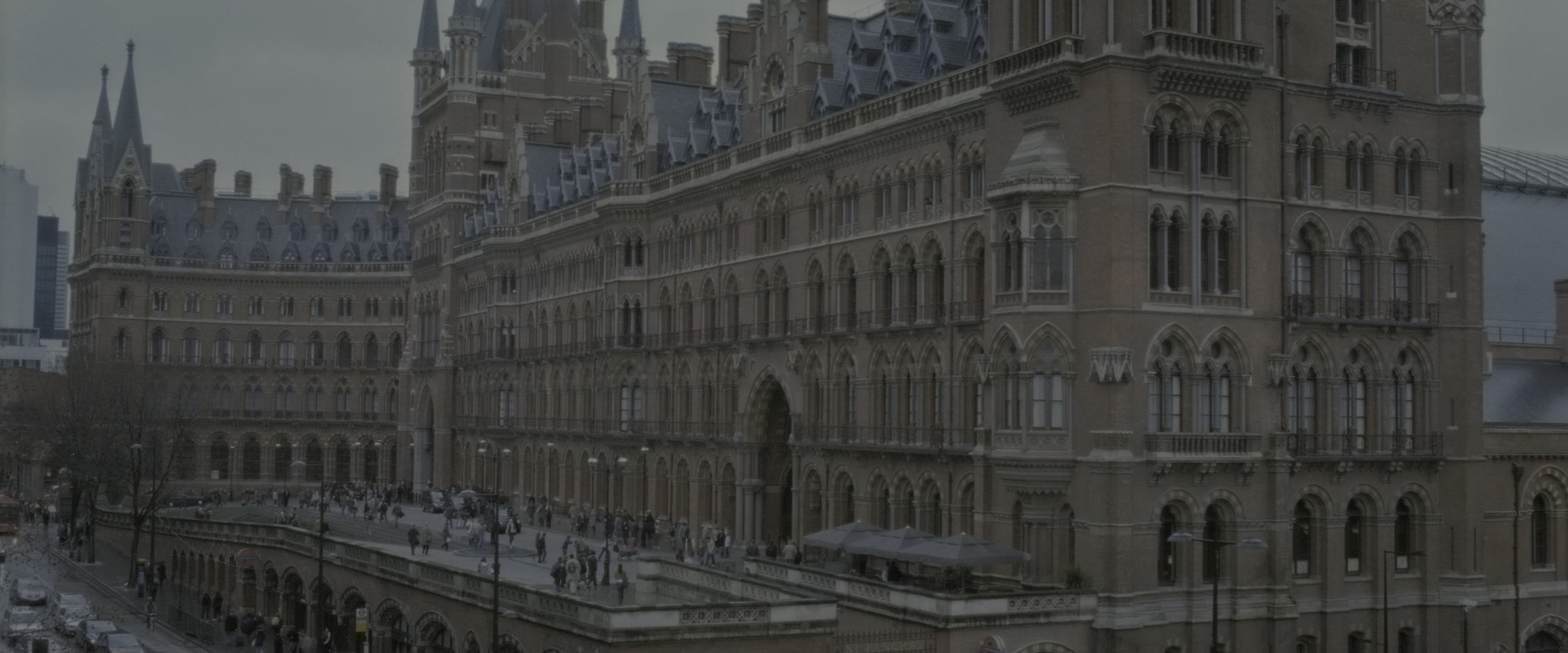 Harry Potter and the Deathly Hallows - Part 2 (2011), wide, 2.40:1 — film still