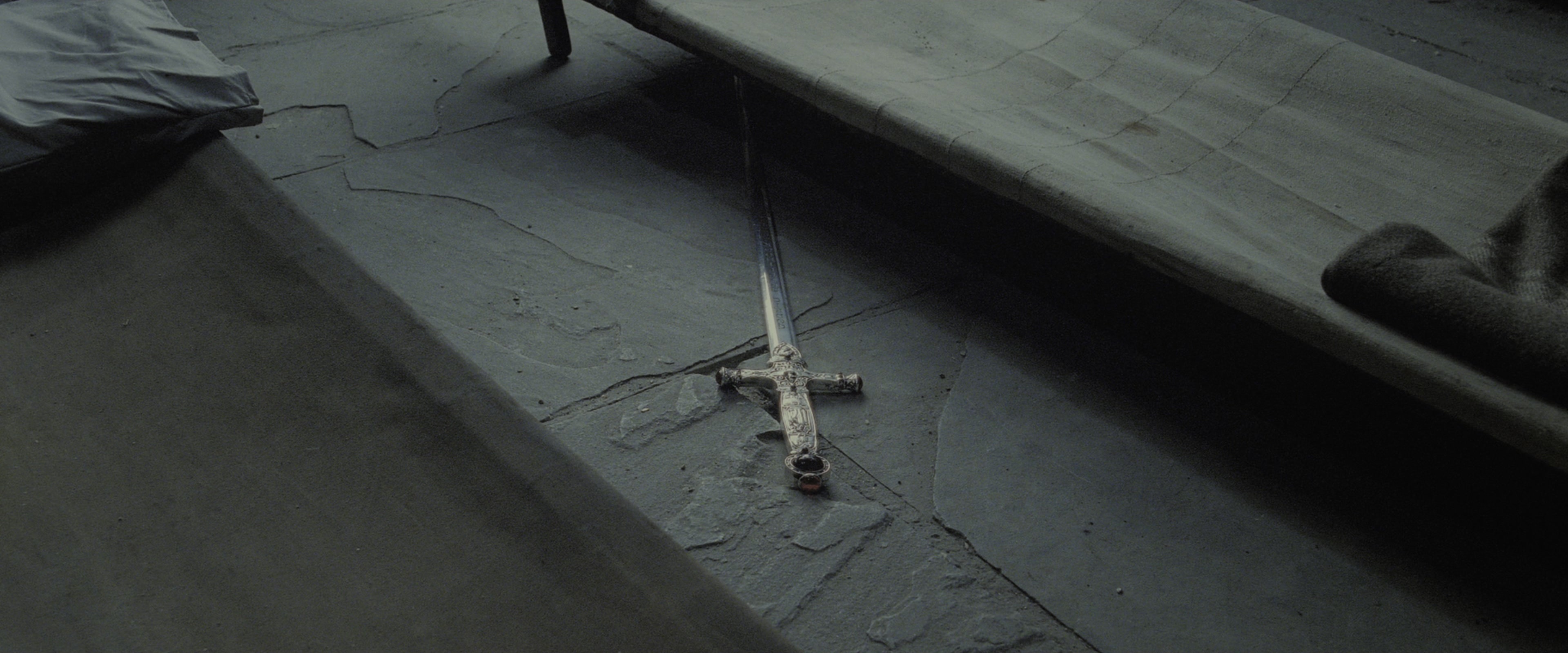 Harry Potter and the Deathly Hallows - Part 2 (2011), medium, 2.40:1 — film still