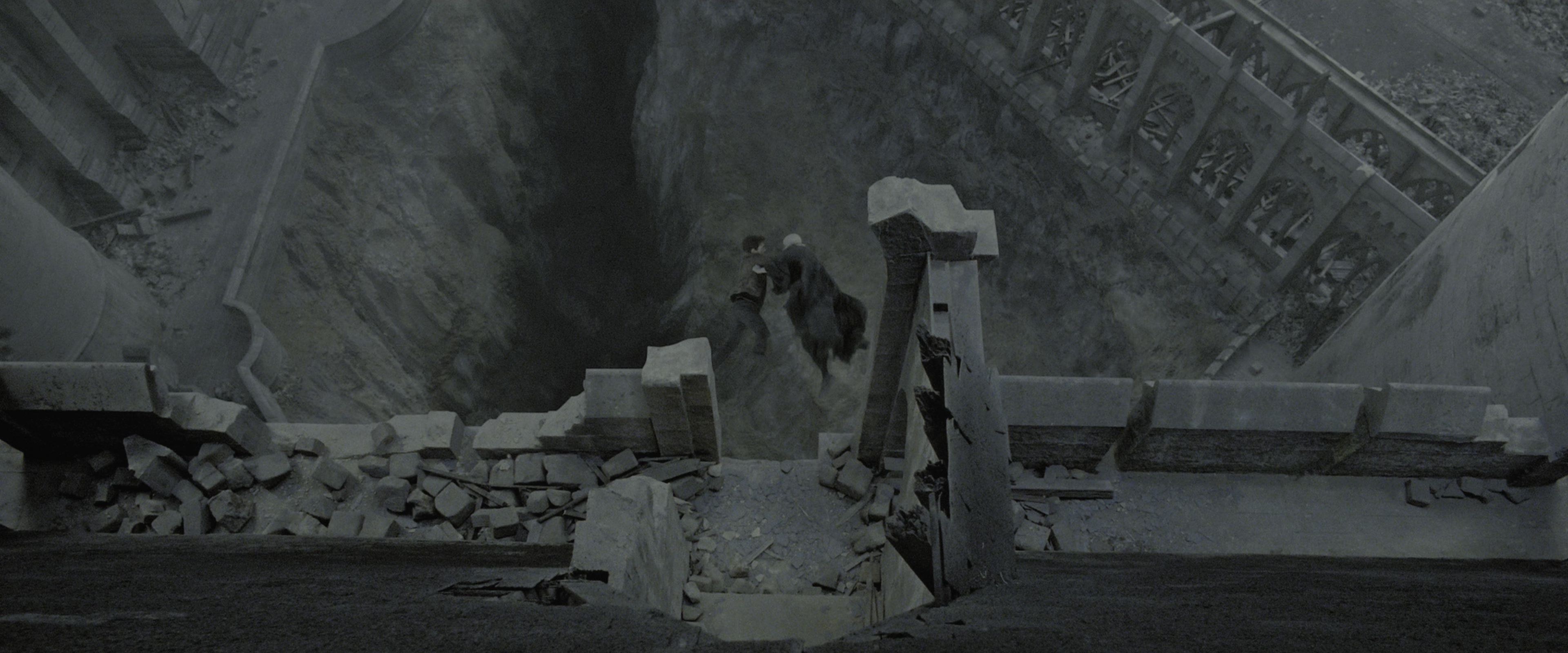 Harry Potter and the Deathly Hallows - Part 2 (2011), wide, 2.40:1 — film still