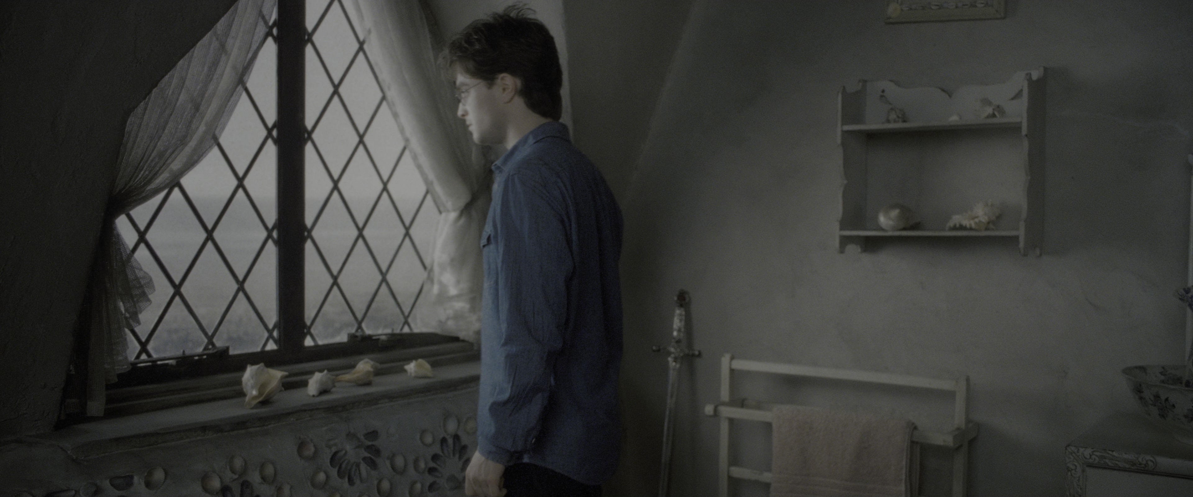 Harry Potter and the Deathly Hallows - Part 2 (2011), wide, 2.40:1 — film still