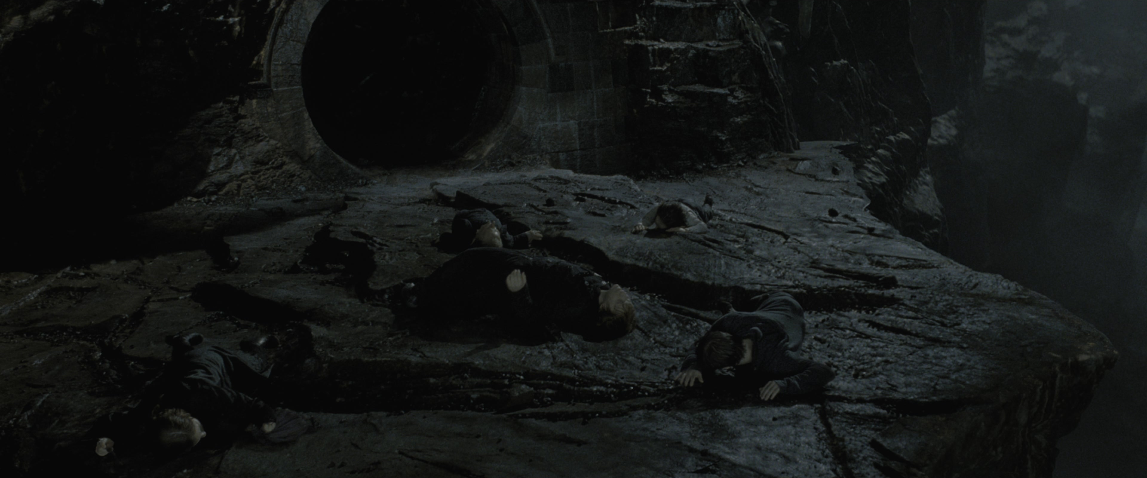 Harry Potter and the Deathly Hallows - Part 2 (2011), wide, 2.40:1 — film still