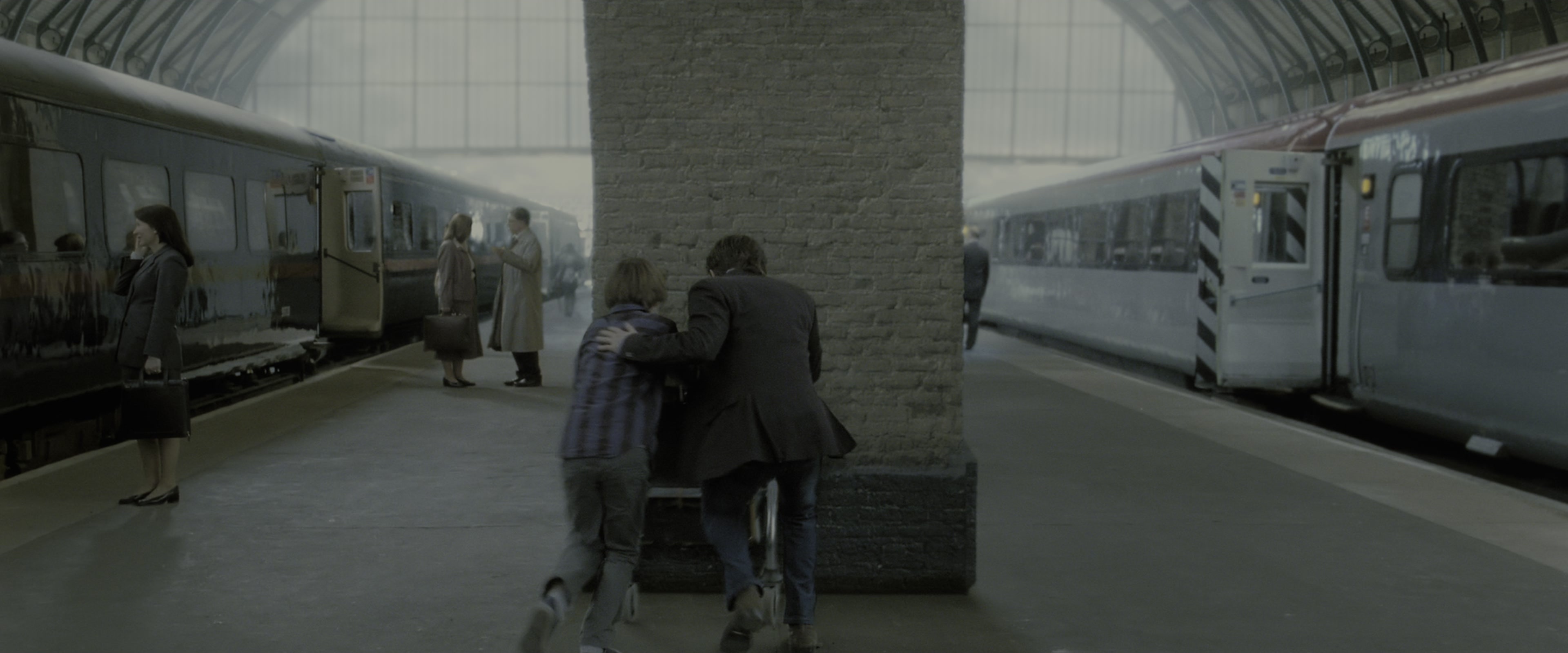 Harry Potter and the Deathly Hallows - Part 2 (2011), wide, 2.40:1 — film still