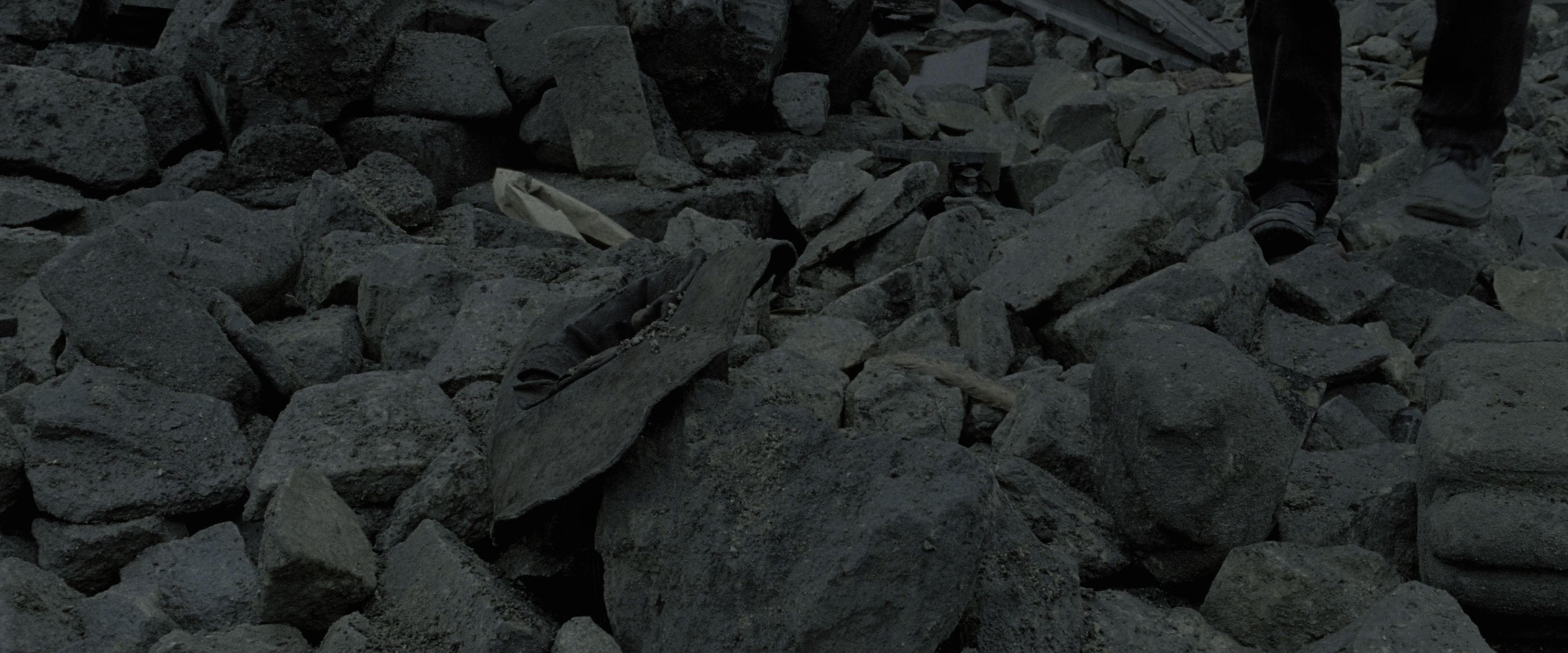 Harry Potter and the Deathly Hallows - Part 2 (2011), wide, 2.40:1 — film still
