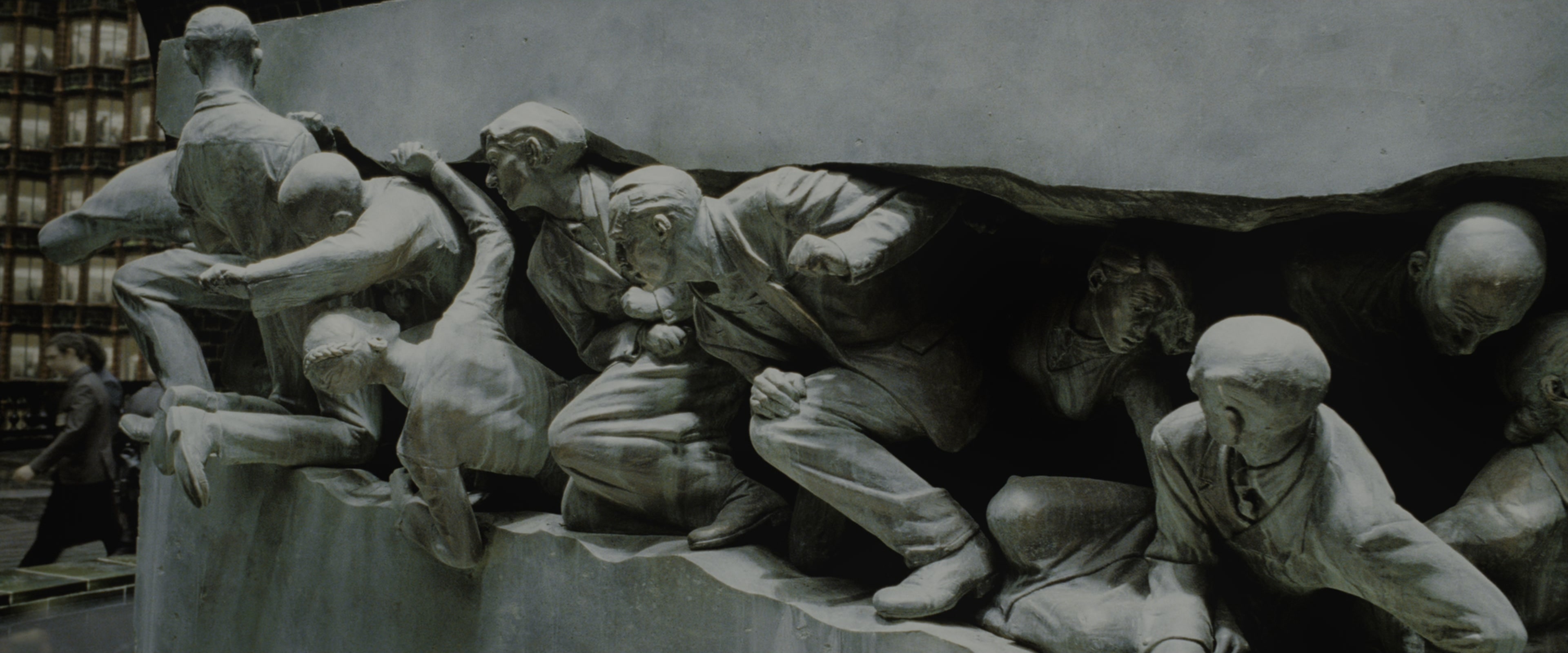 Harry Potter and the Deathly Hallows - Part 1 (2010), wide, 2.40:1 — film still