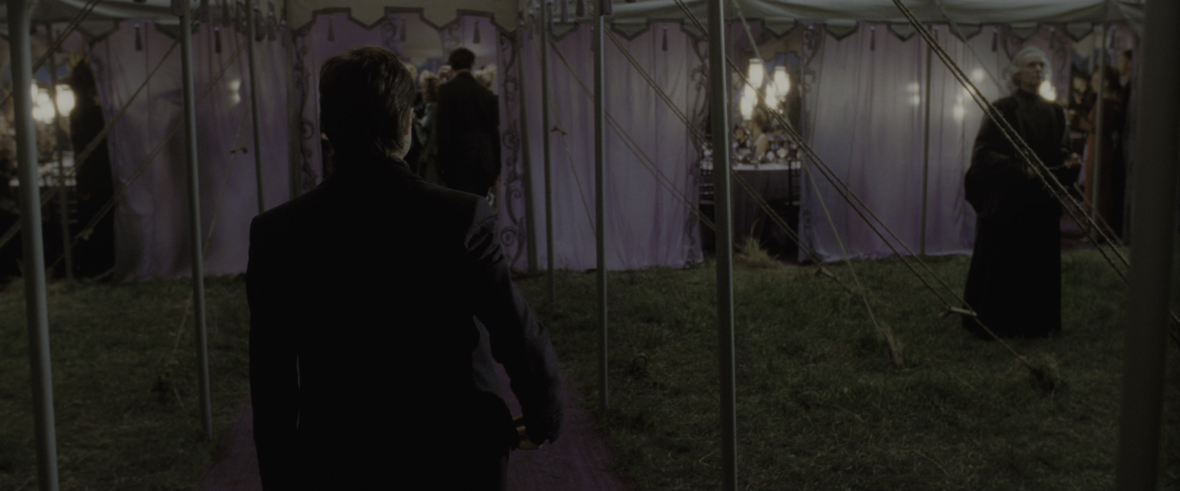 Harry Potter and the Deathly Hallows - Part 1 (2010), wide, 2.40:1 — film still