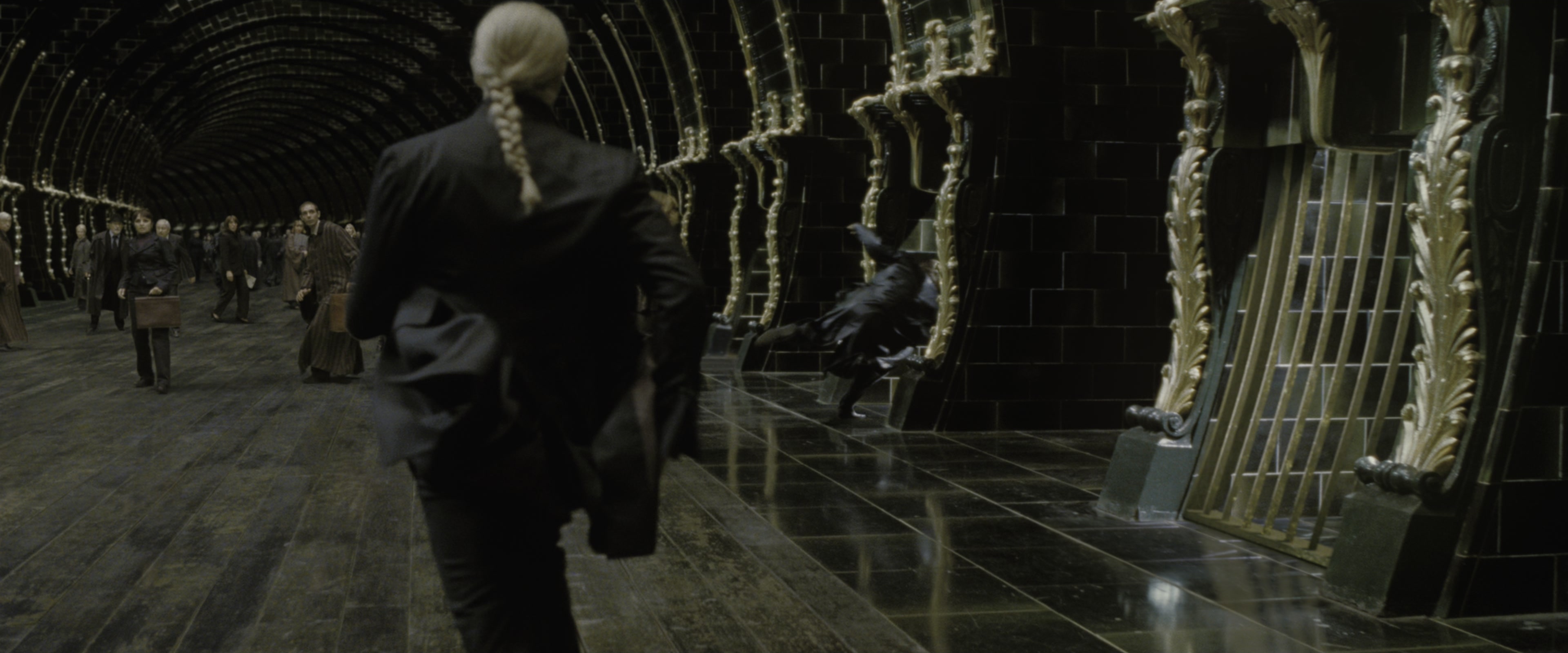 Harry Potter and the Deathly Hallows - Part 1 (2010), wide, 2.40:1 — film still