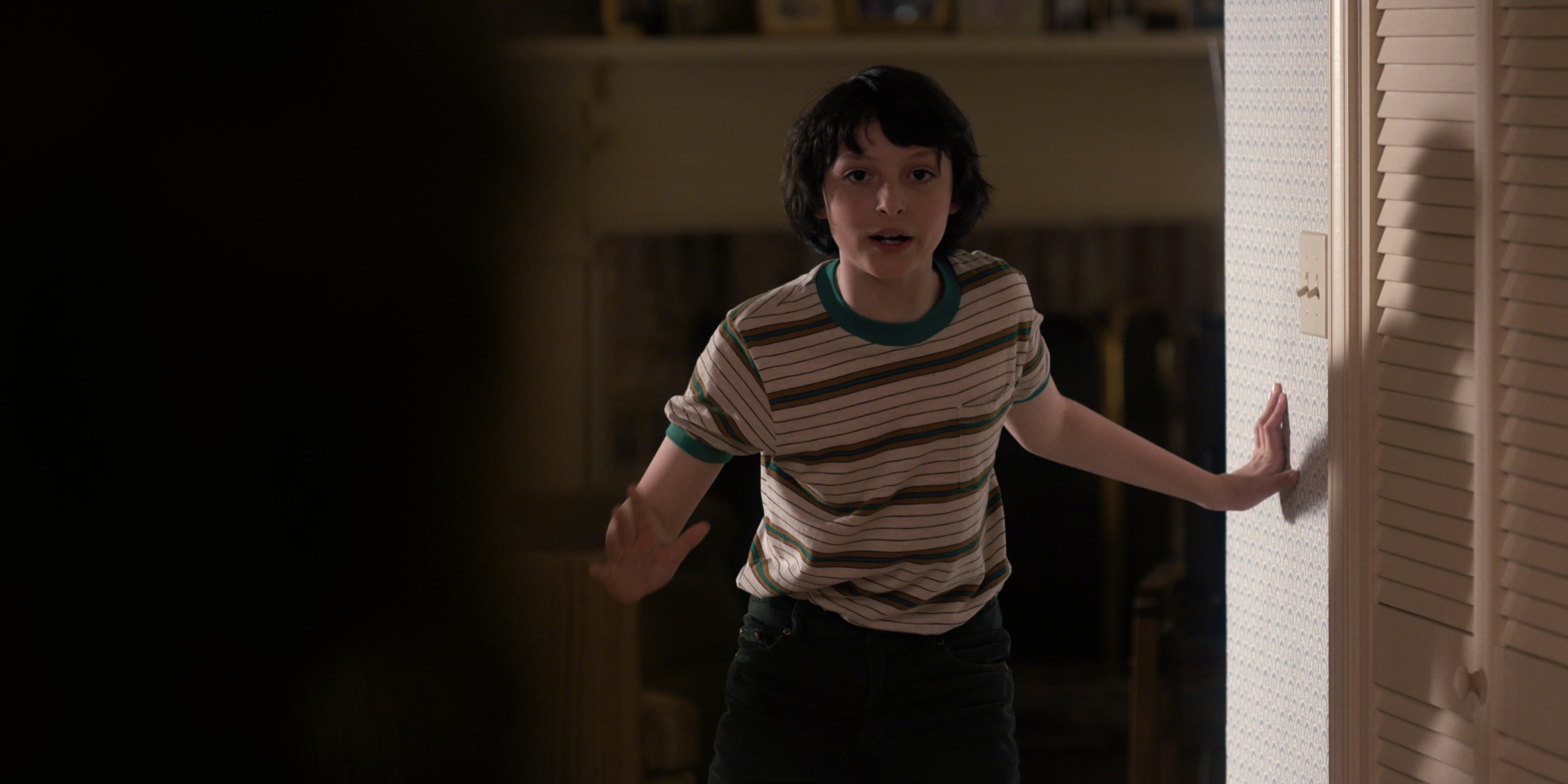 Stranger Things (2016), wide, 2.00:1 — film still