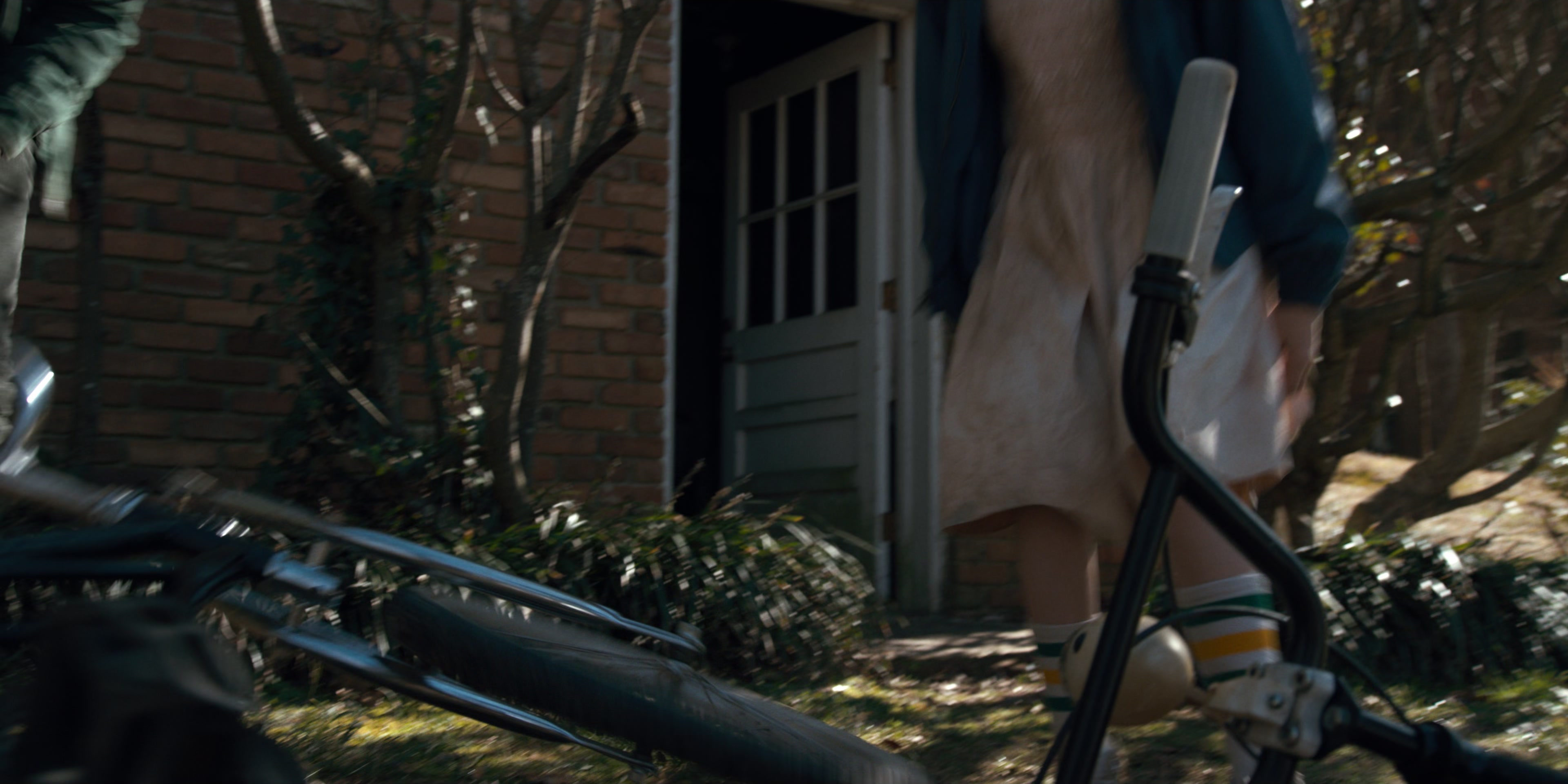 Stranger Things (2016), wide, 2.00:1 — film still