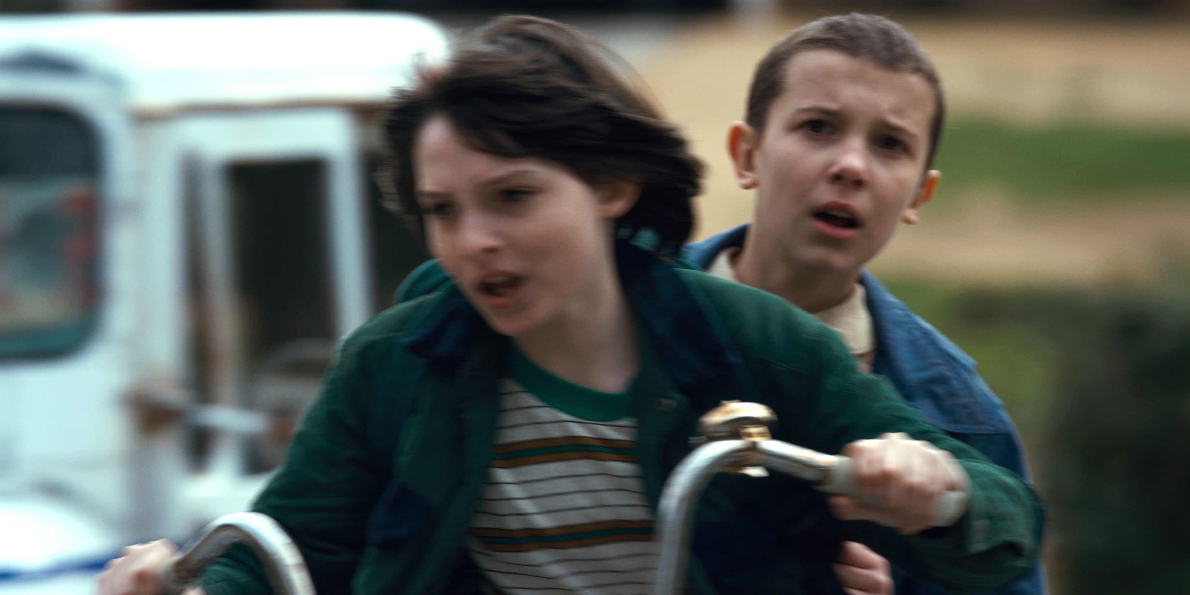 Stranger Things (2016), medium, 2.00:1 — film still
