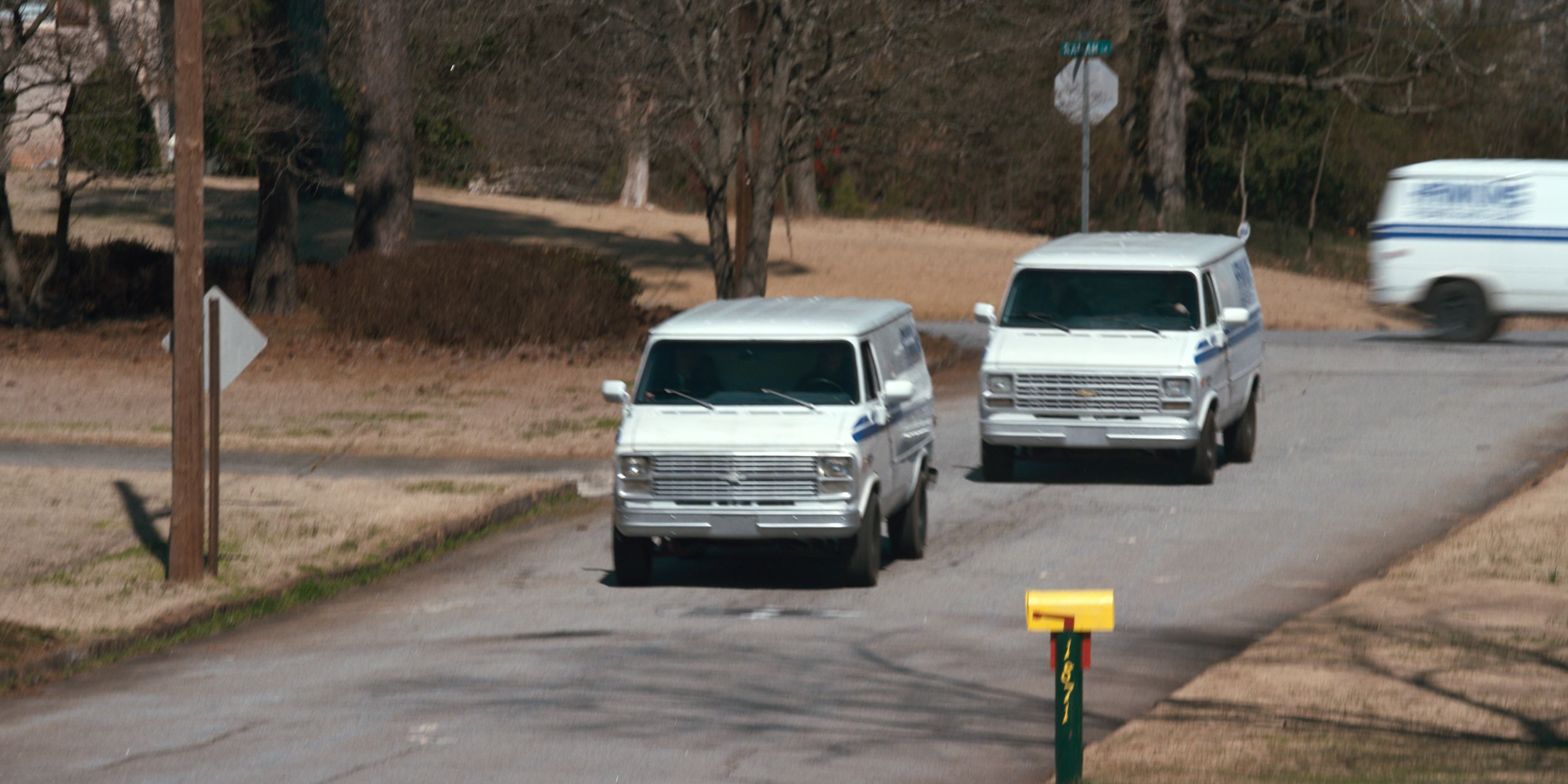 Stranger Things (2016), wide, 2.00:1 — film still