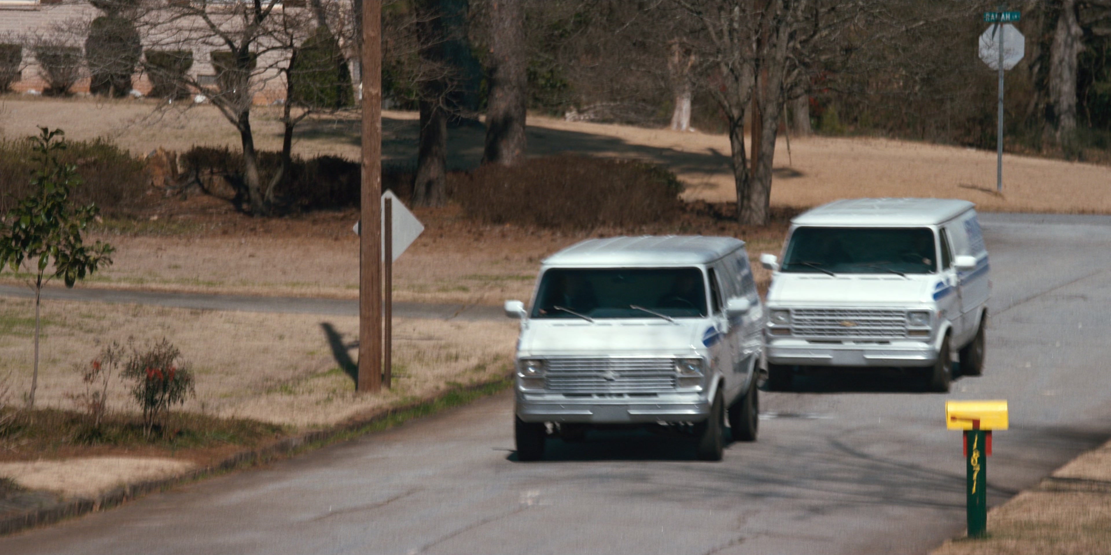 Stranger Things (2016), wide, 2.00:1 — film still
