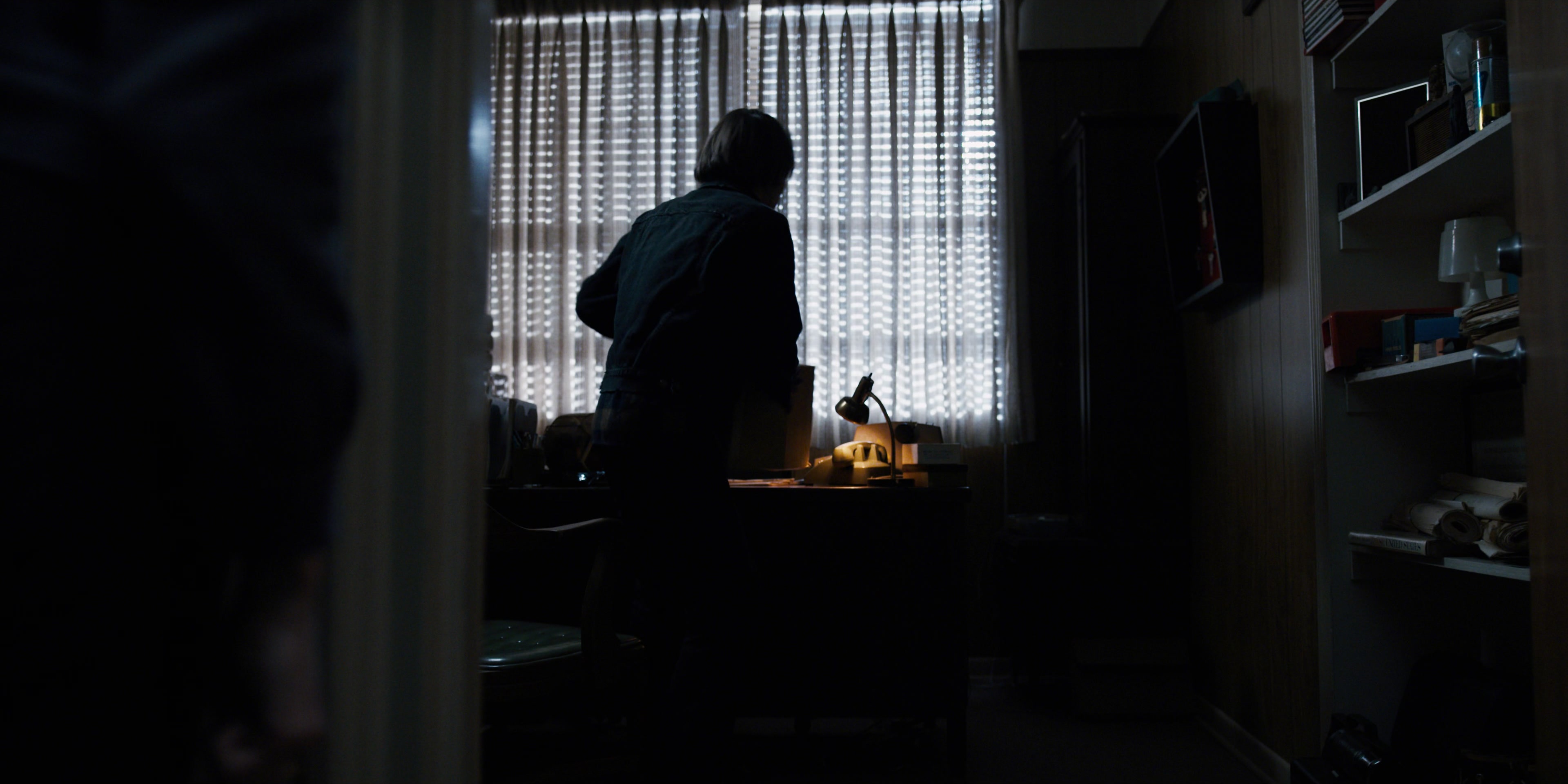 Stranger Things (2016), wide, 2.00:1 — film still
