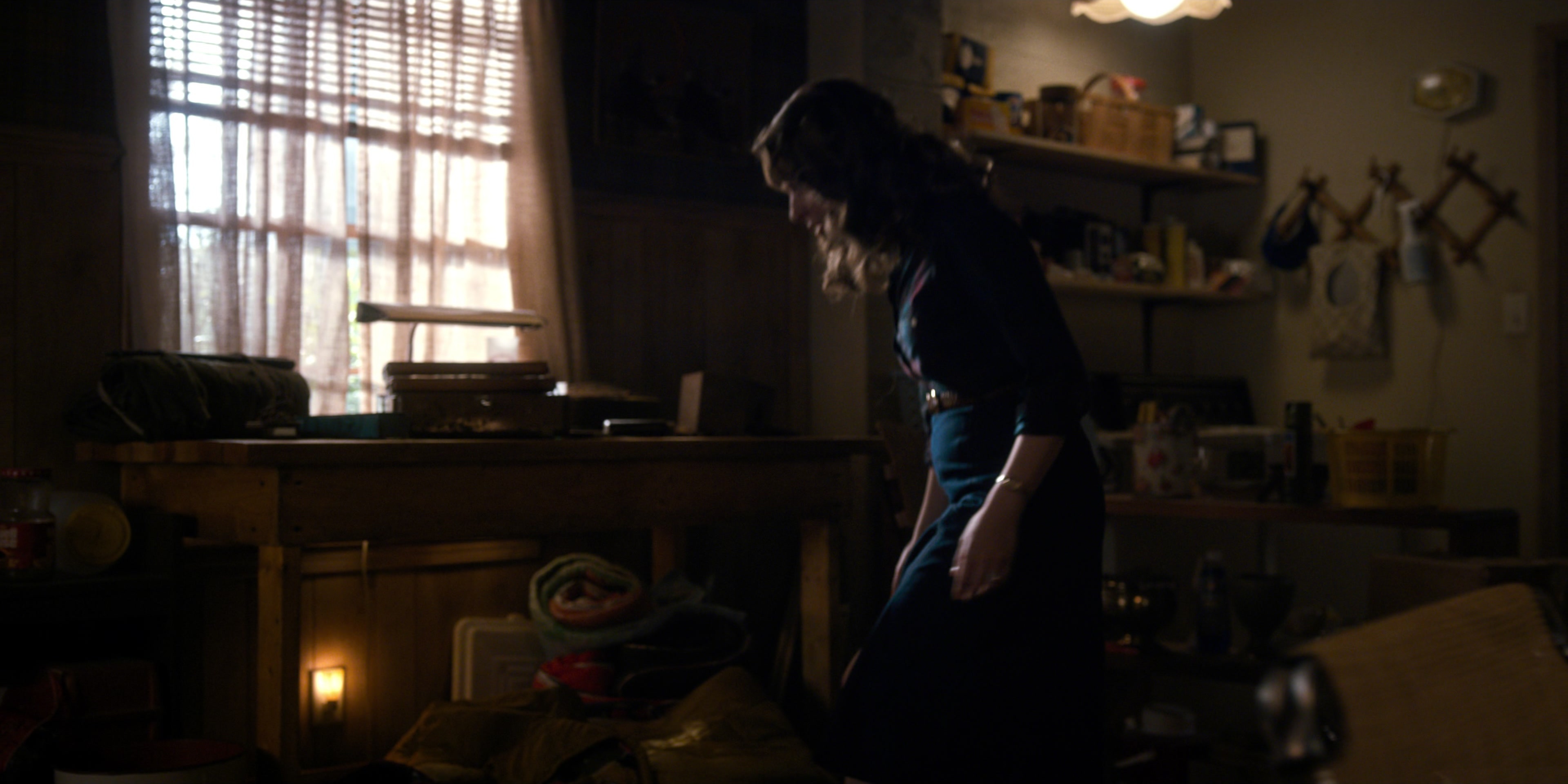 Stranger Things (2016), wide, 2.00:1 — film still