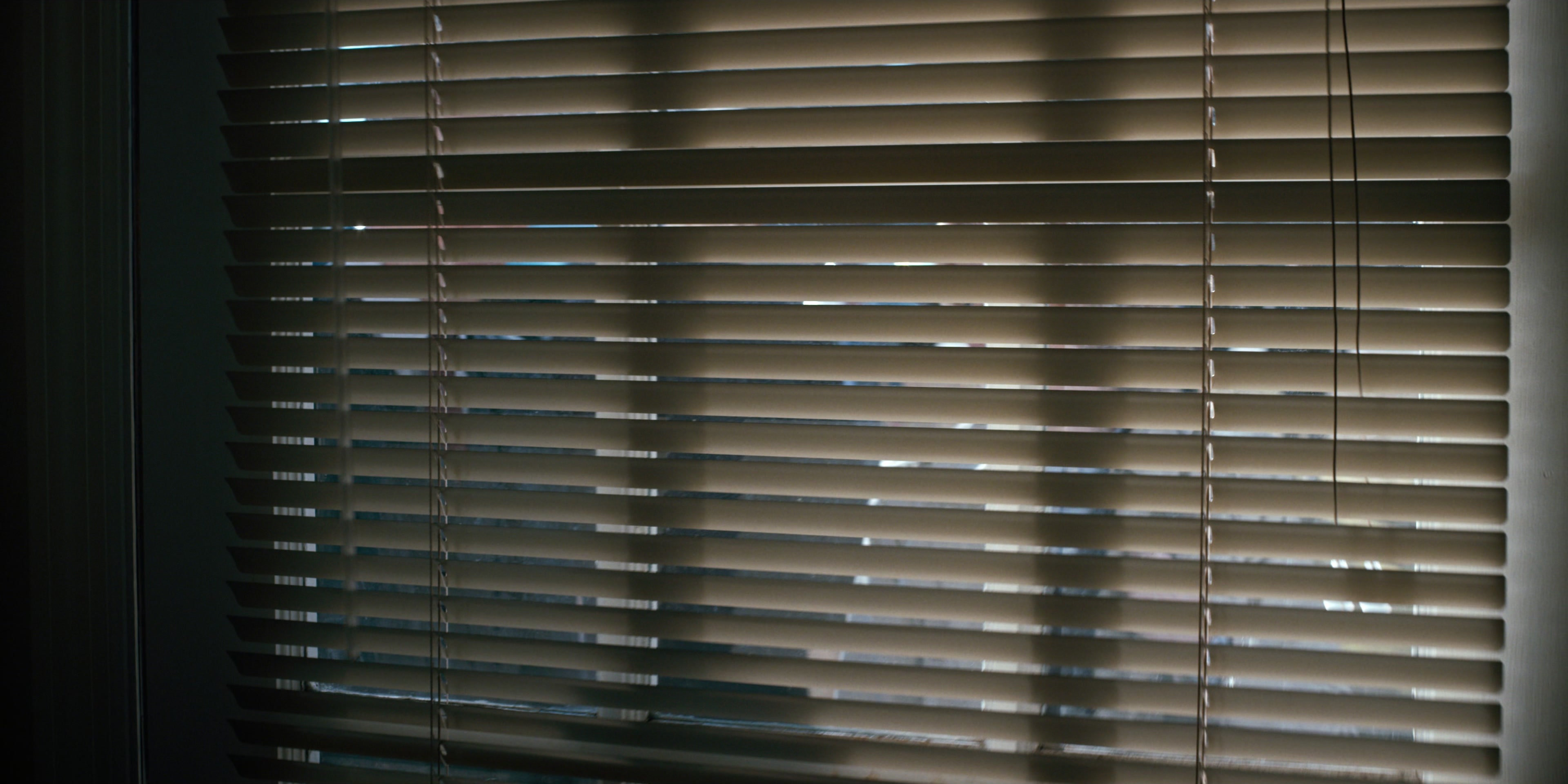 Stranger Things (2016), unknown, 2.00:1 — film still