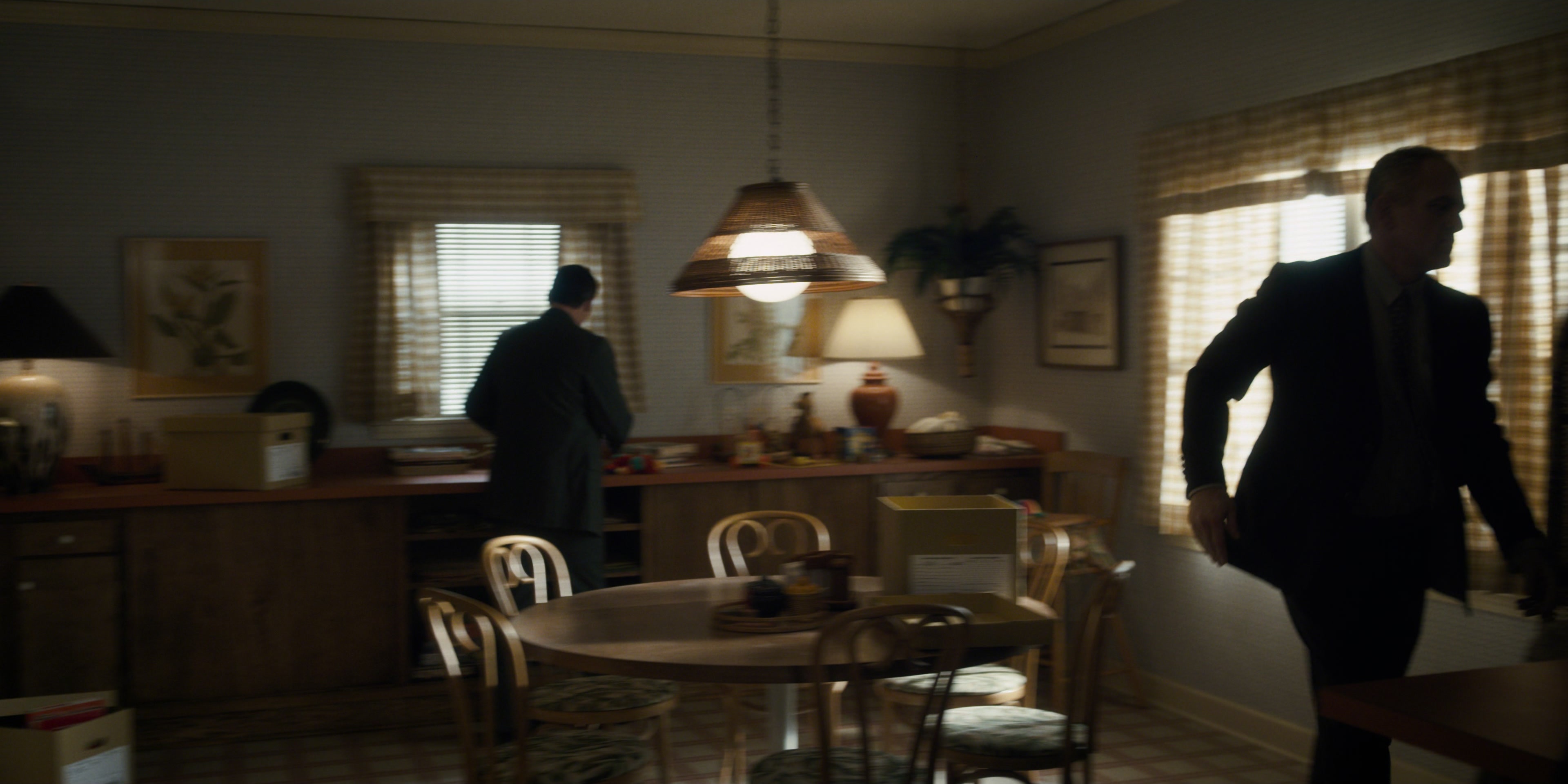 Stranger Things (2016), wide, 2.00:1 — film still