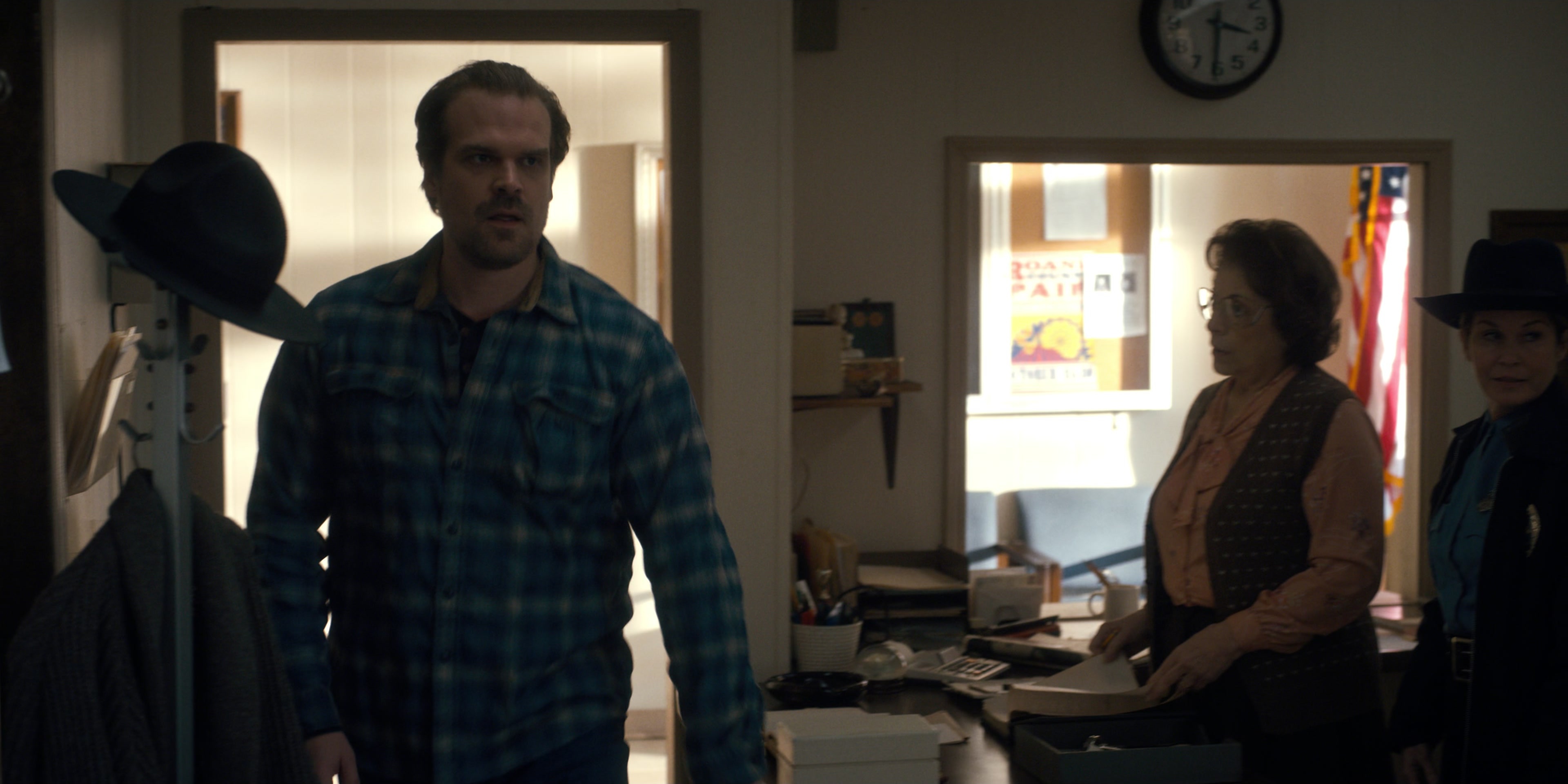 Stranger Things (2016), wide, 2.00:1 — film still