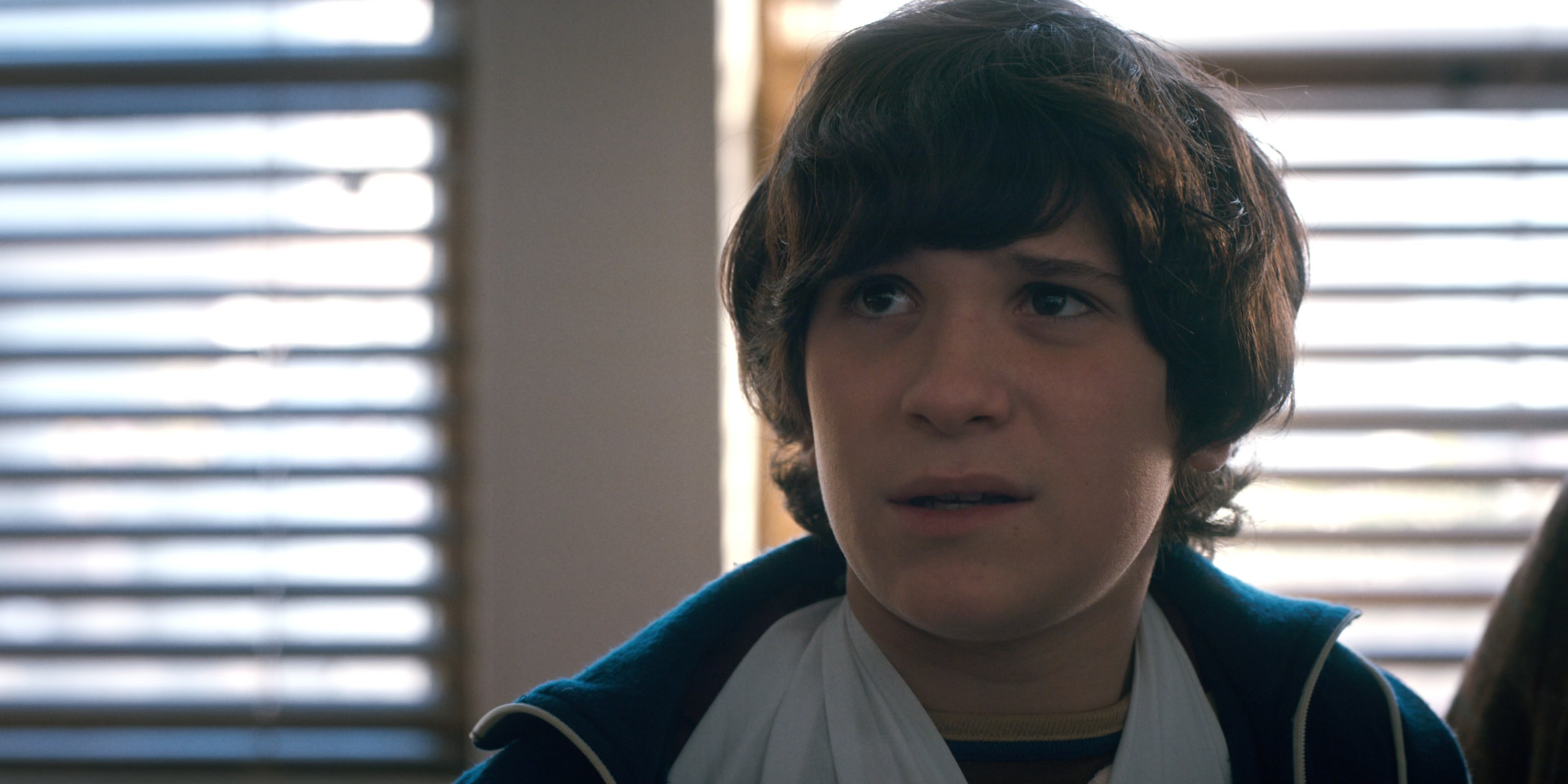Stranger Things (2016), close, 2.00:1 — film still