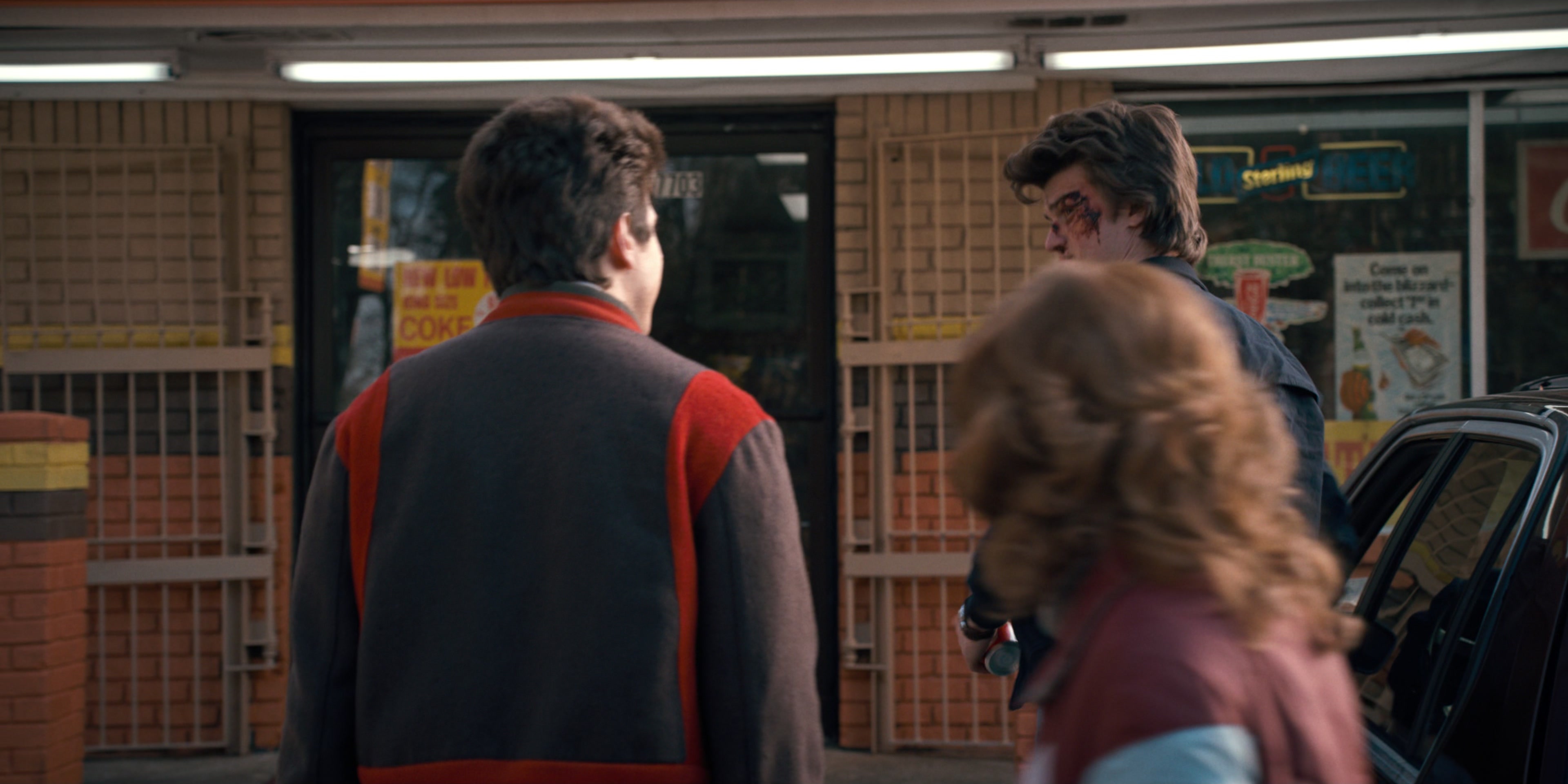 Stranger Things (2016), wide, 2.00:1 — film still