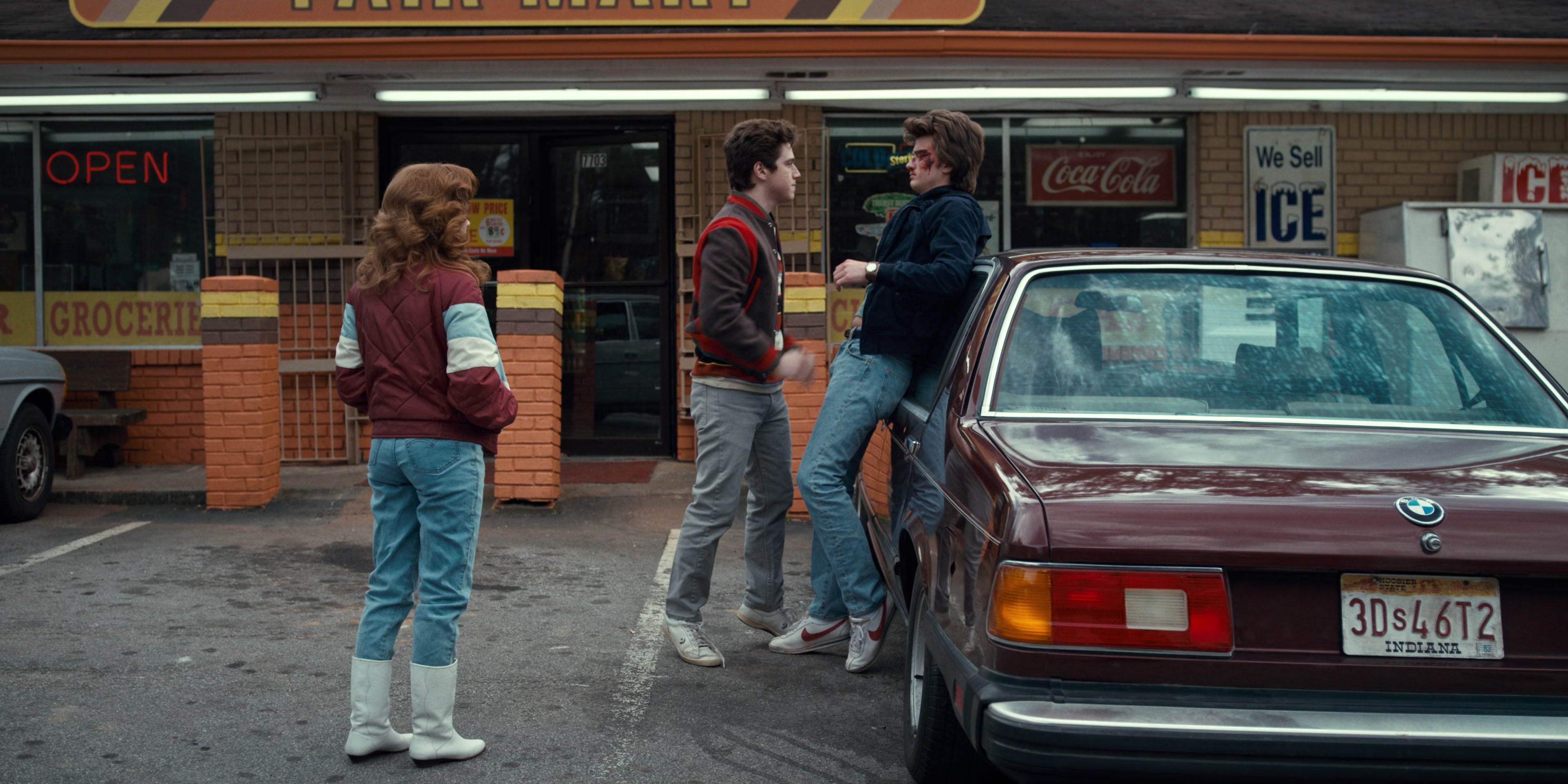 Stranger Things (2016), wide, 2.00:1 — film still