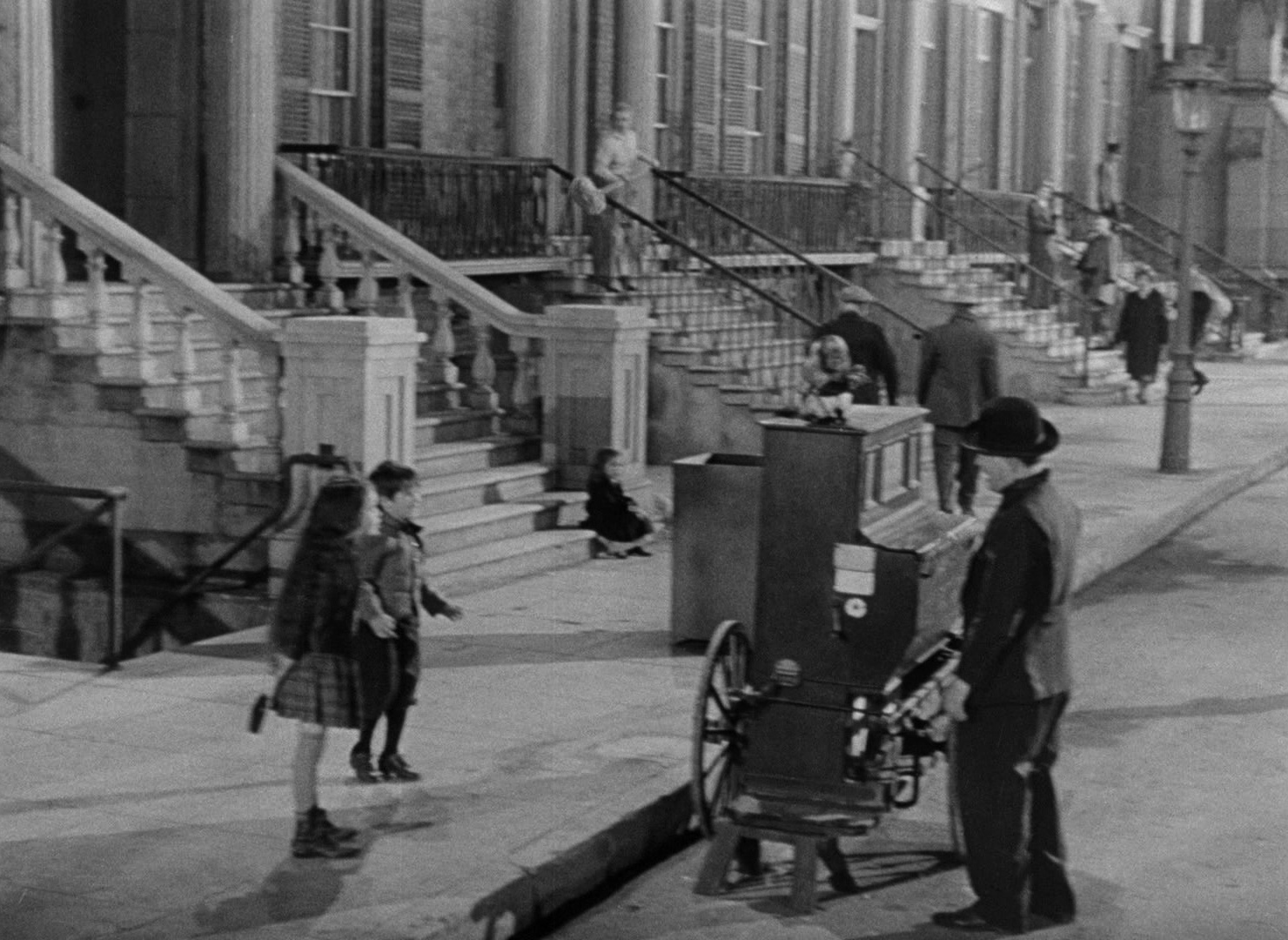 Limelight (1952), wide, 1.37:1 — film still