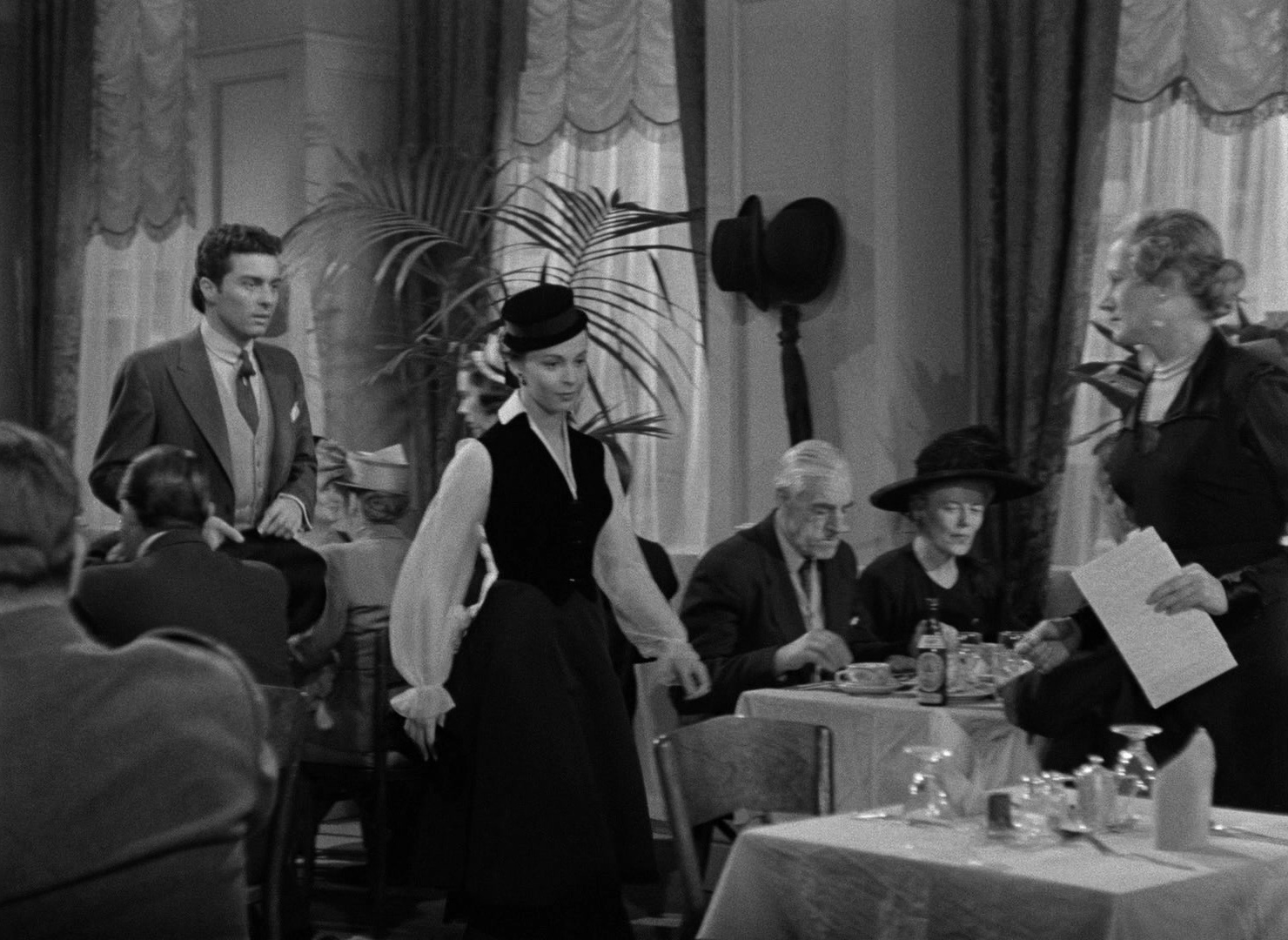 Limelight (1952), wide, 1.37:1 — film still
