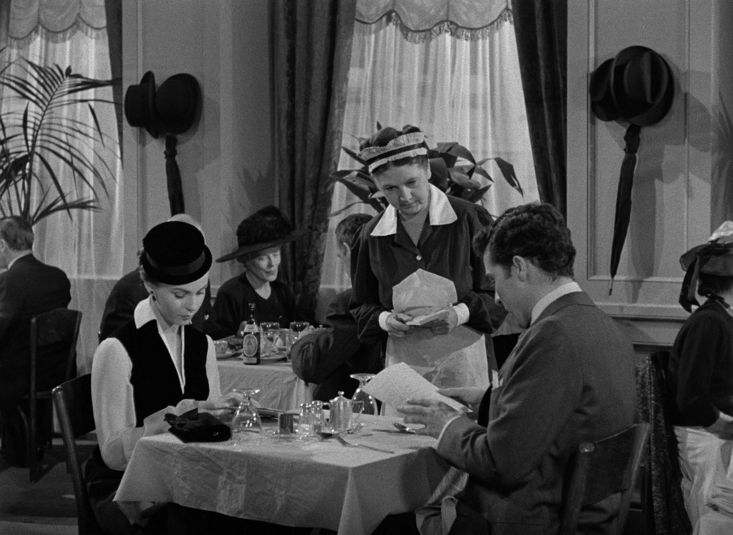 Limelight (1952), wide, 1.37:1 — film still
