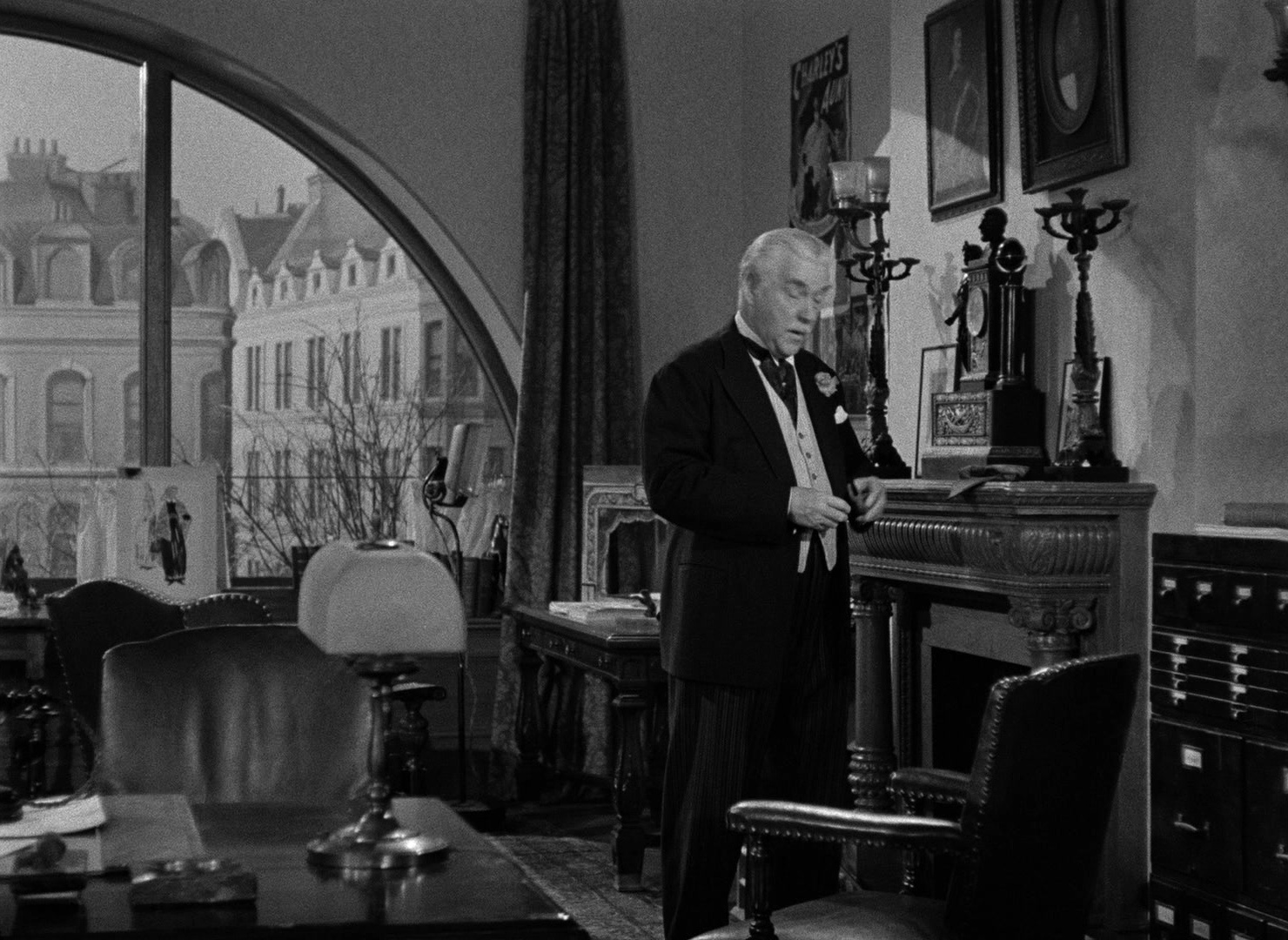 Limelight (1952), wide, 1.37:1 — film still