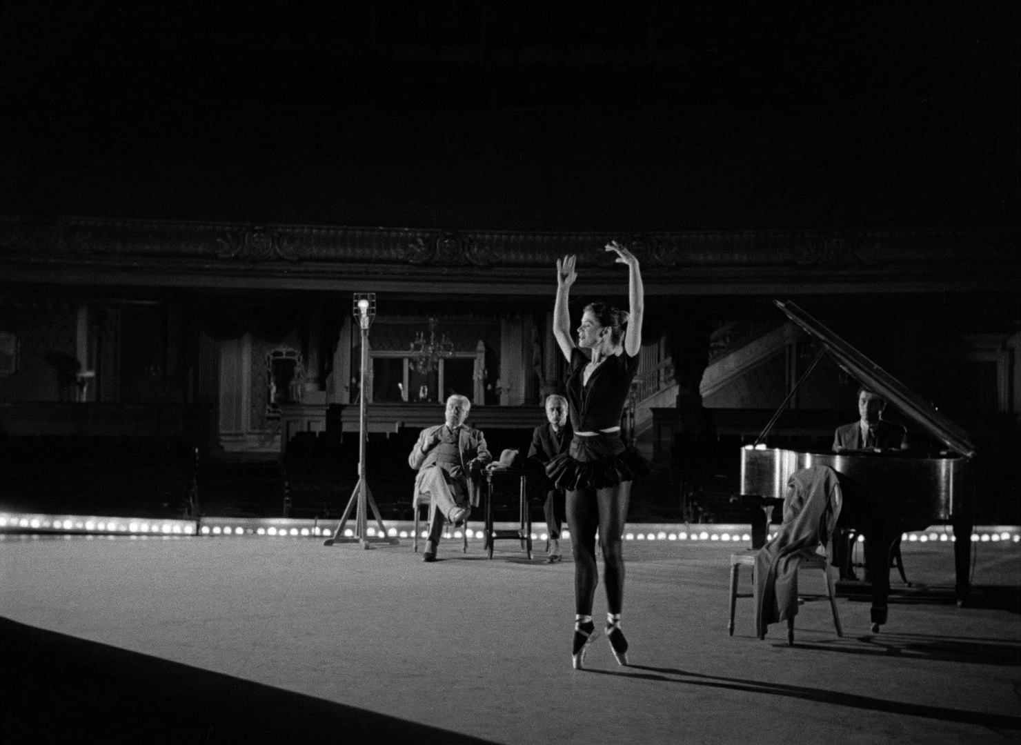 Limelight (1952), wide, 1.37:1 — film still