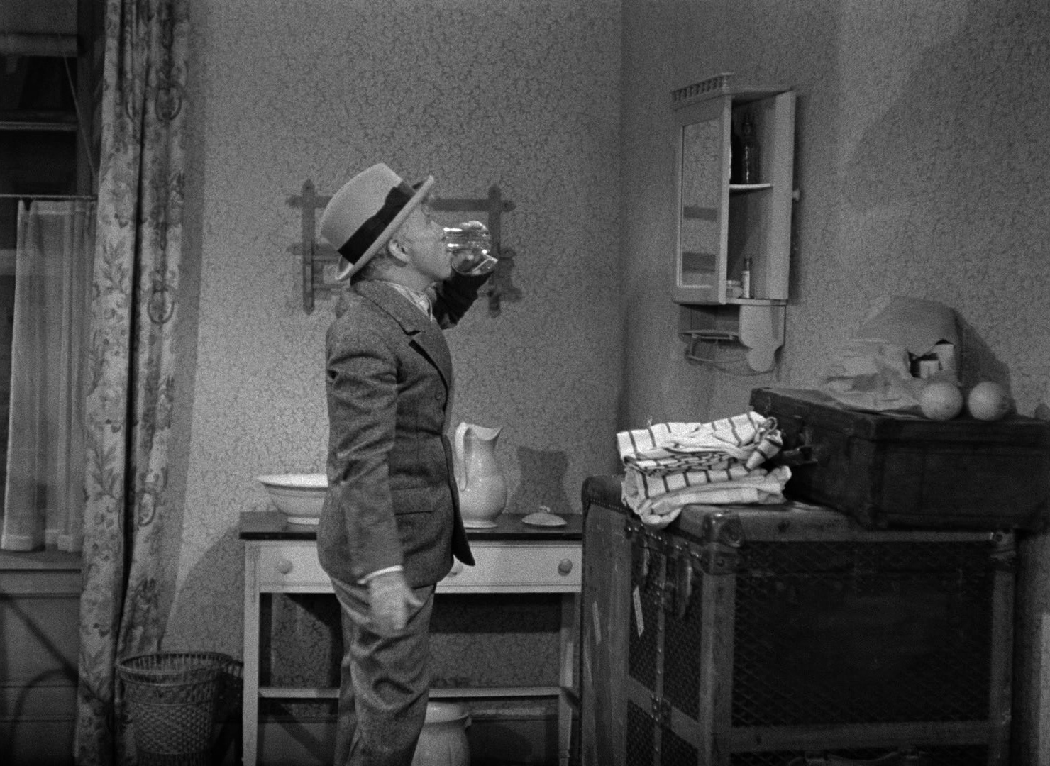 Limelight (1952), wide, 1.37:1 — film still