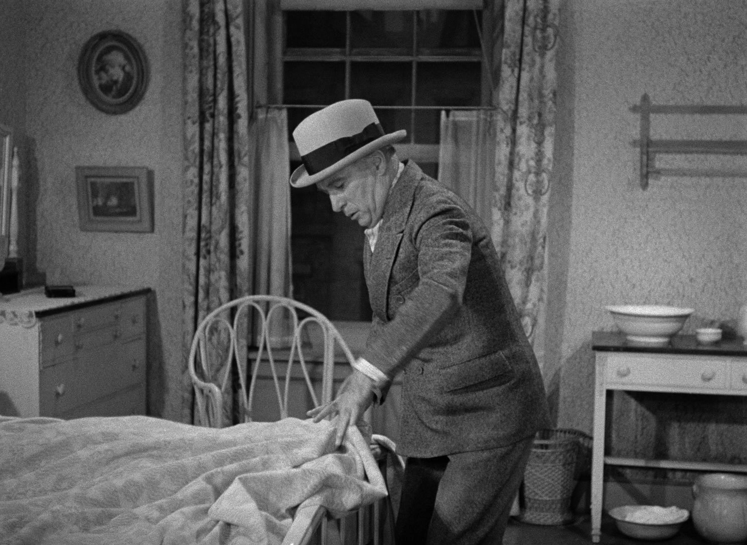 Limelight (1952), wide, 1.37:1 — film still