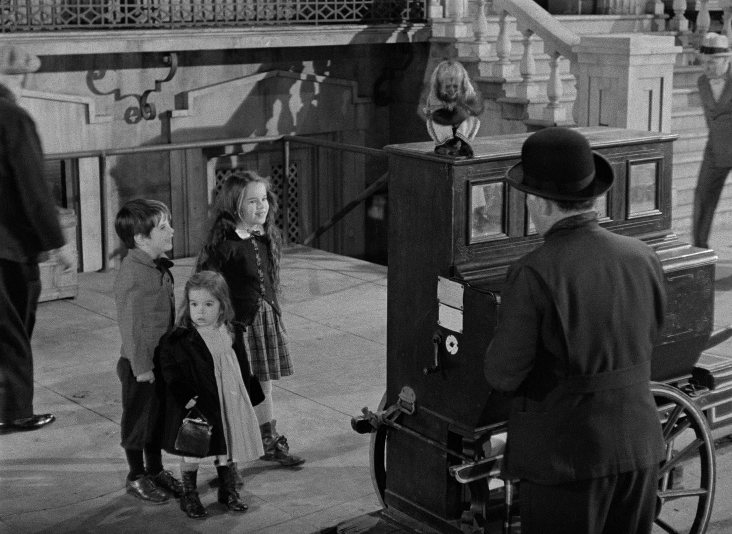 Limelight (1952), wide, 1.37:1 — film still